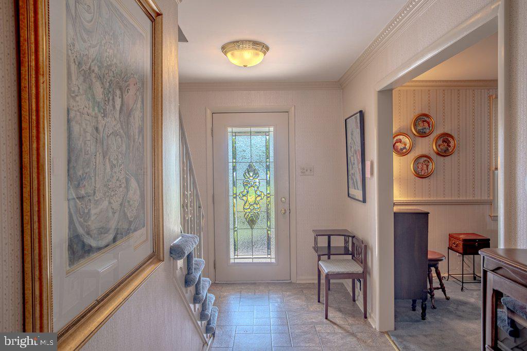 2 BELLOWS LANE