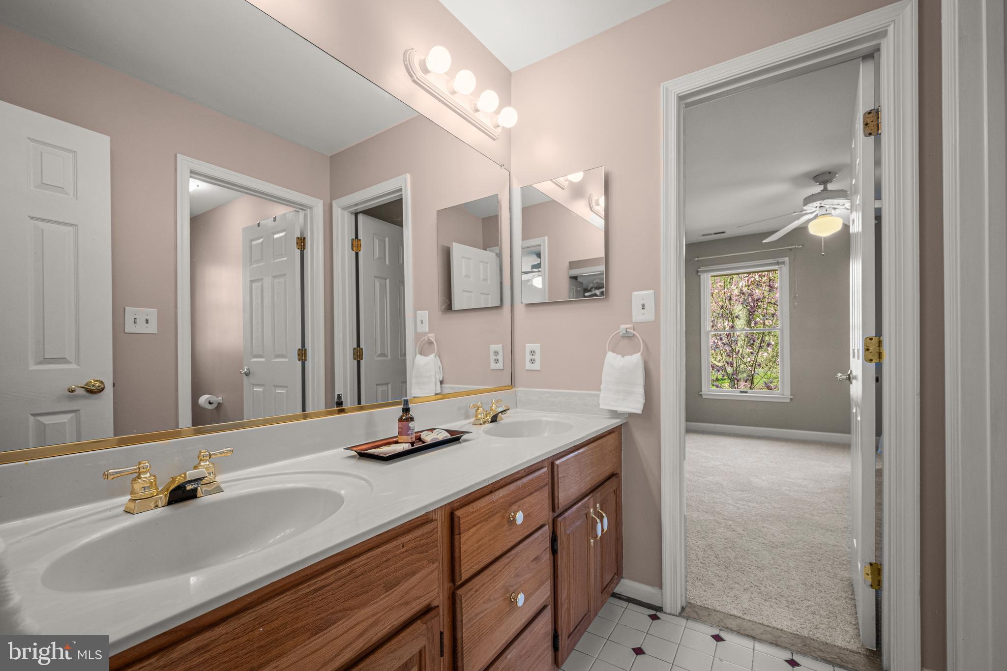 MEADOWOOD - Residential