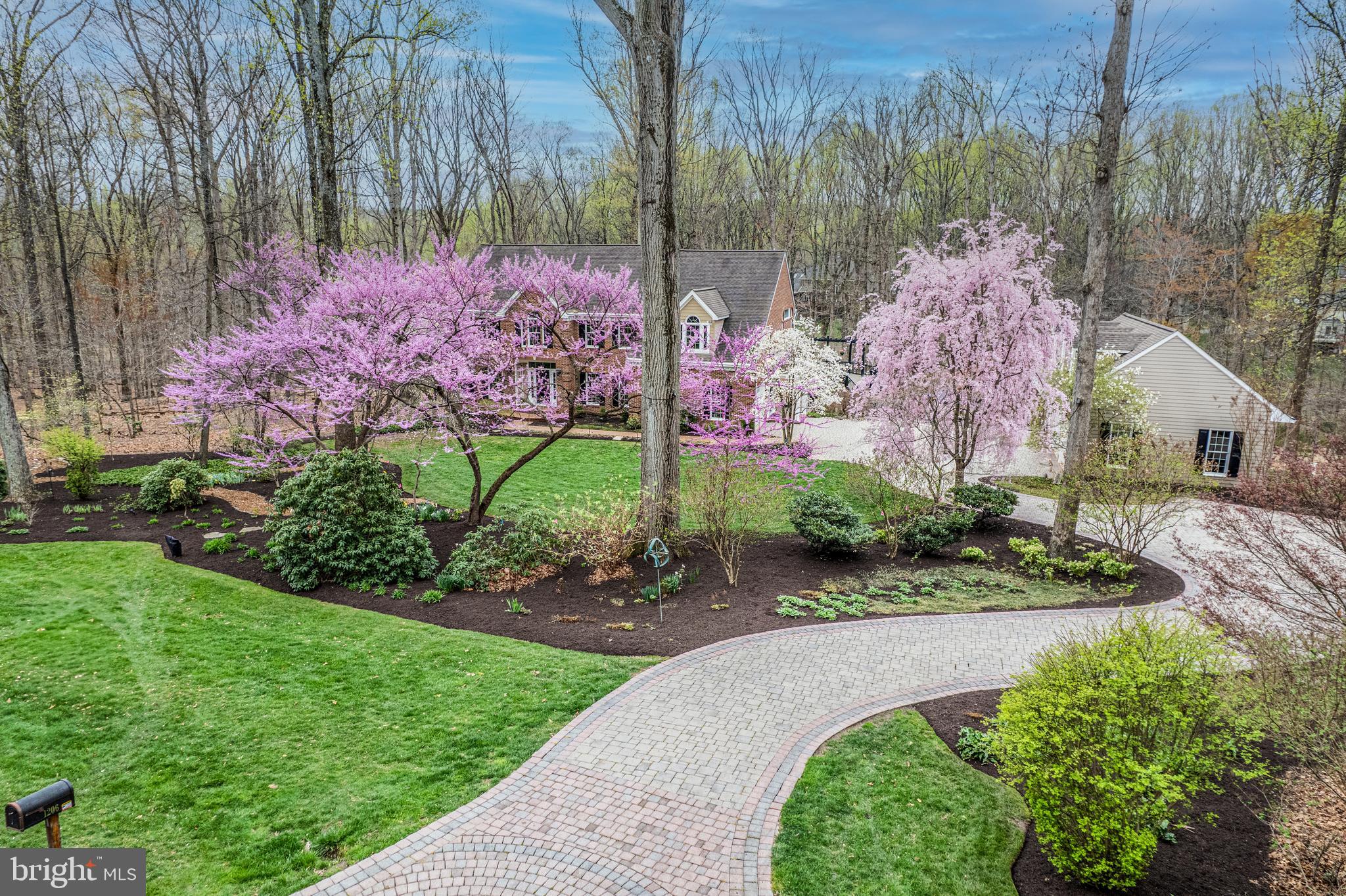 MEADOWOOD - Residential