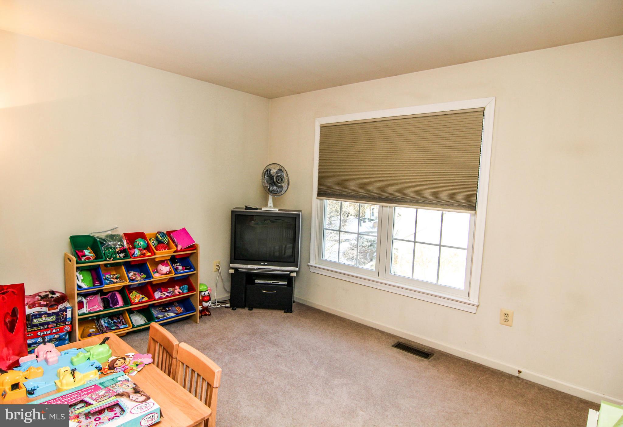 POTOMAC LAKES - Residential