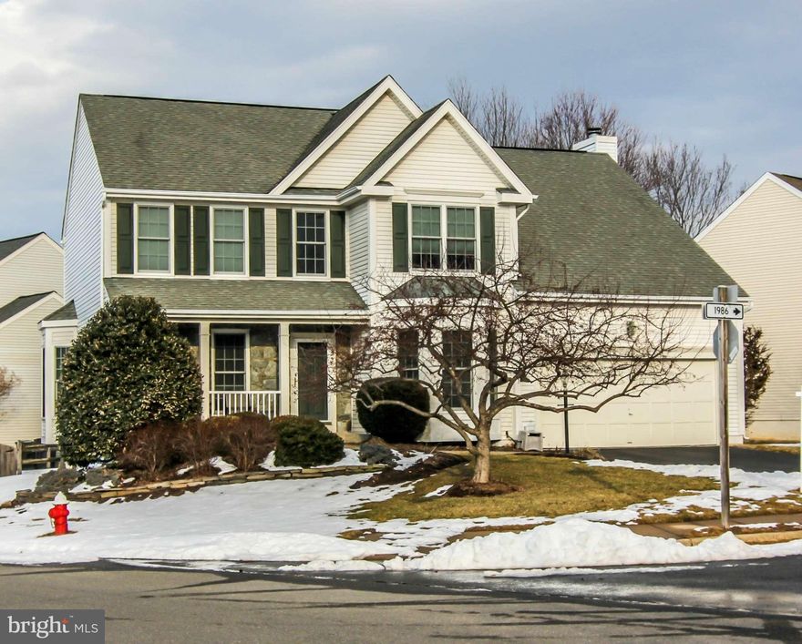 Stunning 4 bedrm Michael Harris home with main level office on large corner lot with fenced backyard.  New windows in 2011 with  beautiful bay windows in the office and dining room. Gorgeous floor-to-ceiling stone FP in  FR. Upgrades: new deck, new granite counters & backsplash in kitchen, new DW, W/D & hot water heater, new carpet in LR, DR, and FR. new electrical outlets, and new ceiling fans.