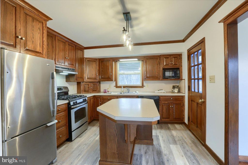 Photo of 899 GREEN TER, LANCASTER, PA 17601 (MLS # PALA2031742)