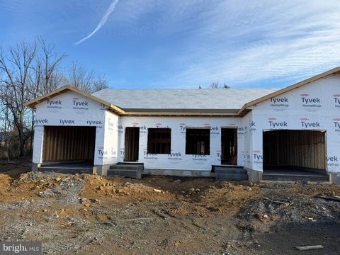 Townhouse For Sale - 337 Lora Drive<br/> WOODSTOCK, VA 22664