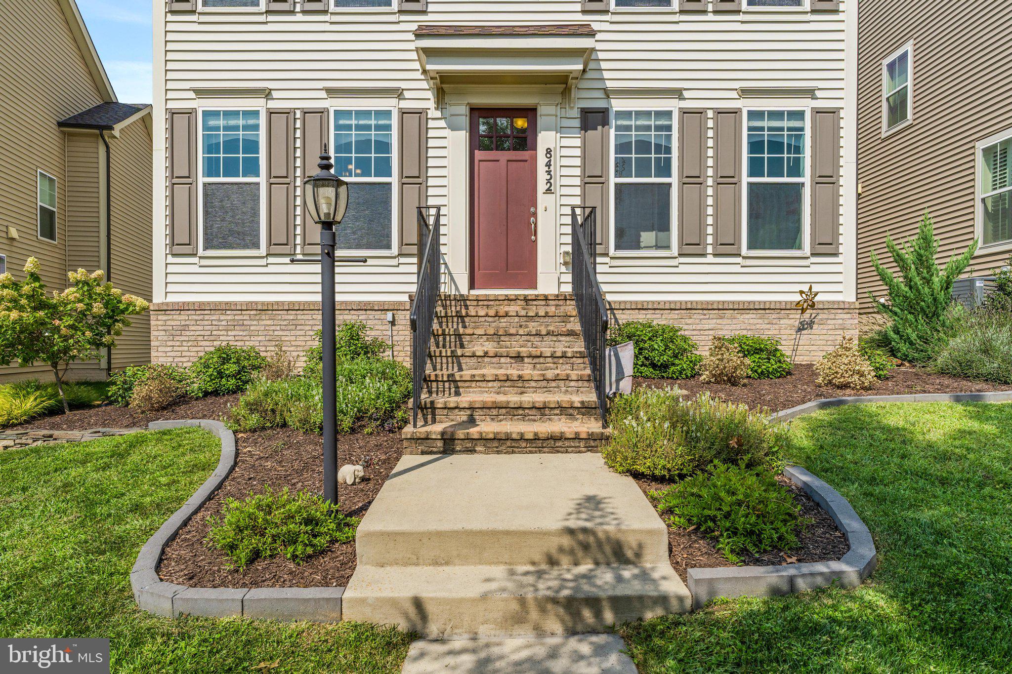 8432 CLIFFVIEW LANE
