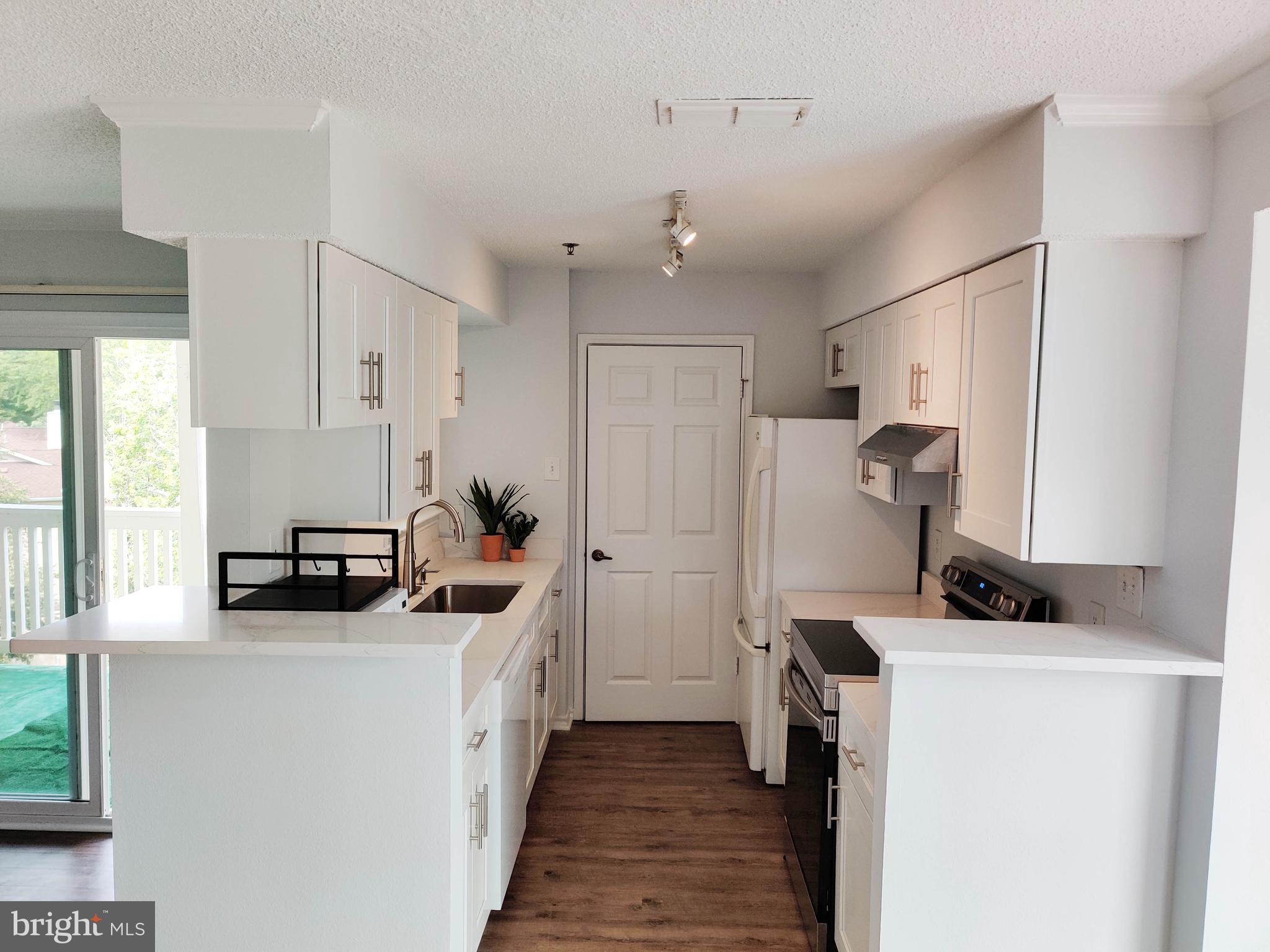 1504 LINCOLN WAY 305
