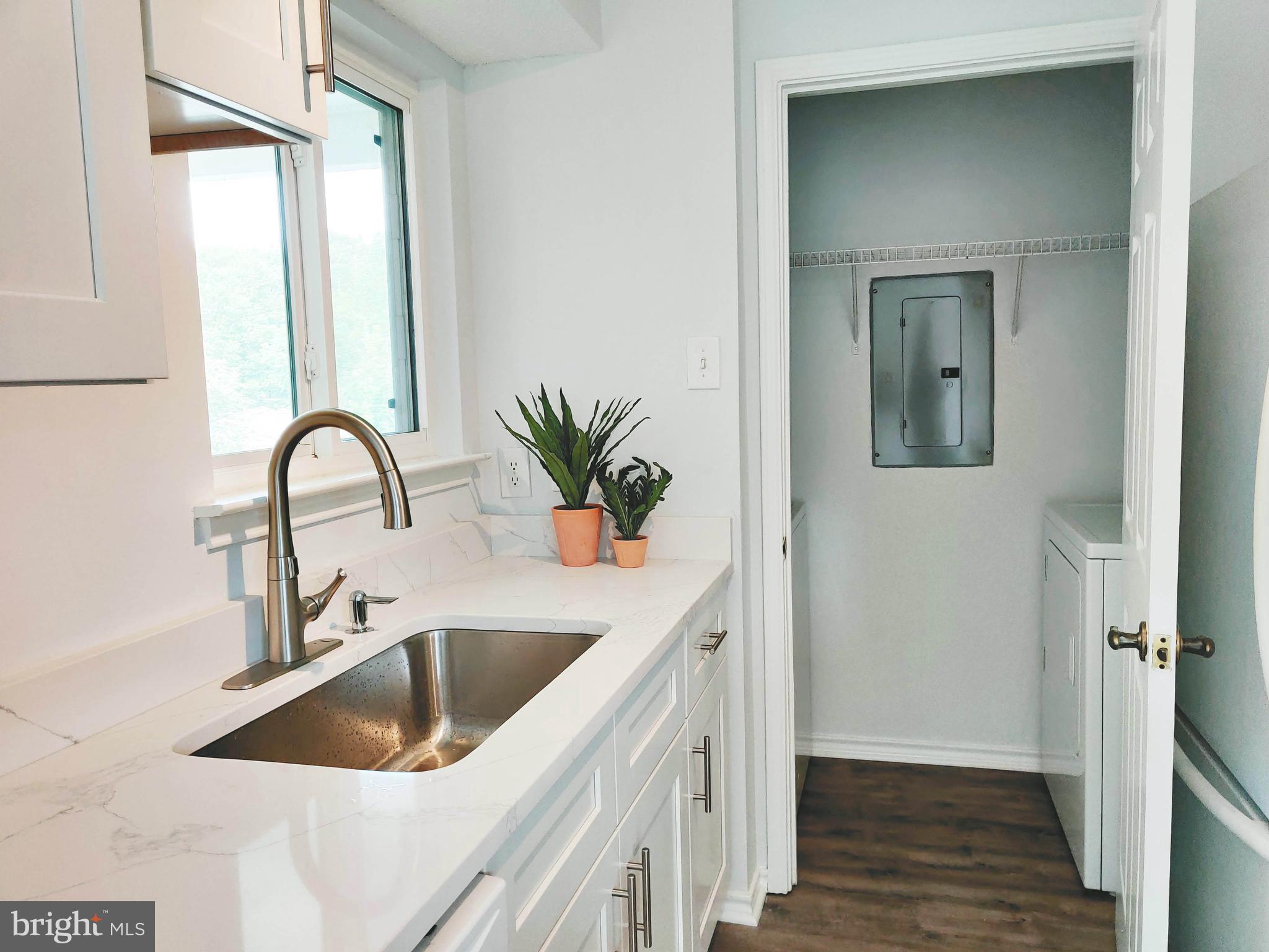 1504 LINCOLN WAY 305