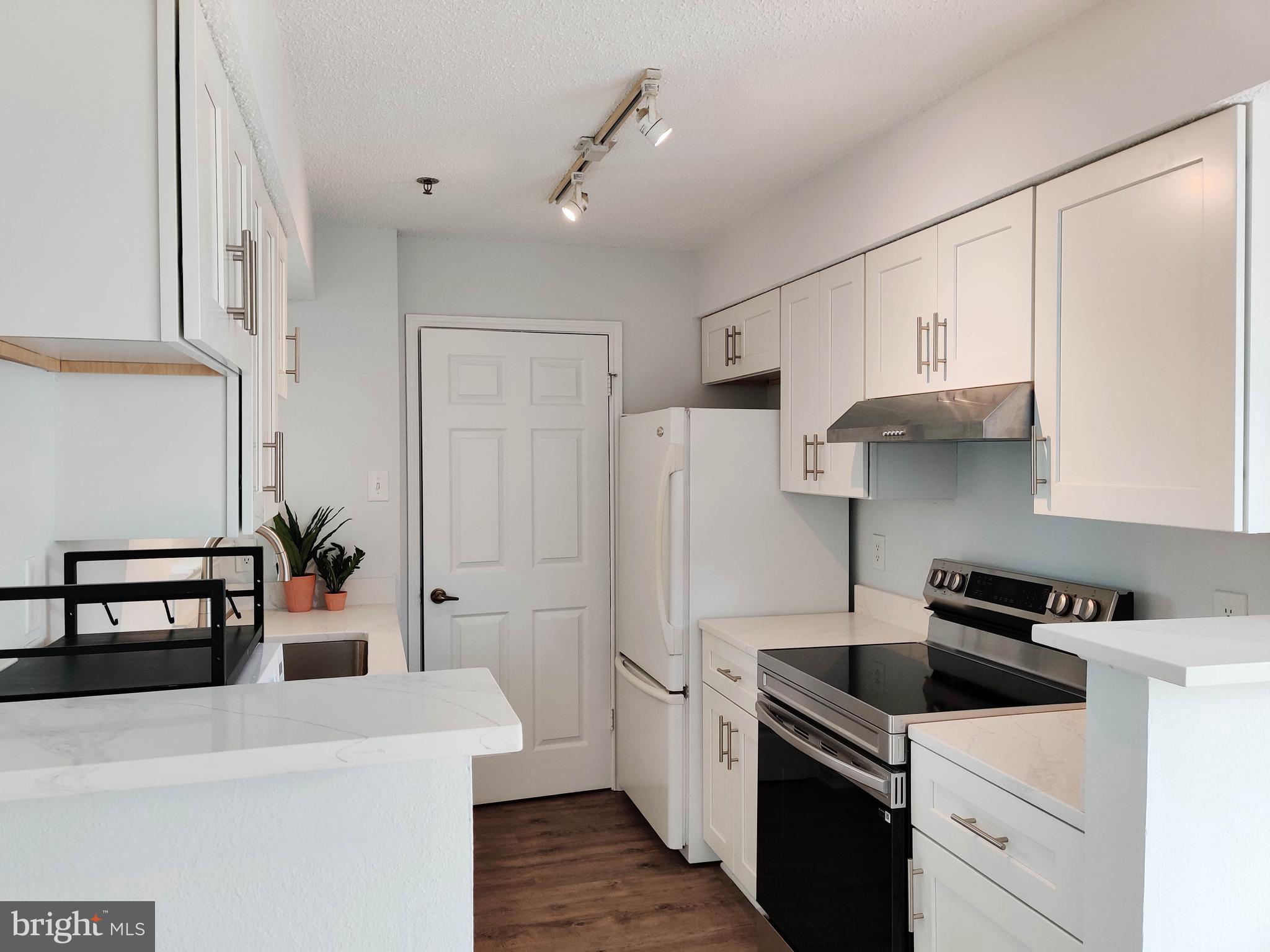 1504 LINCOLN WAY 305
