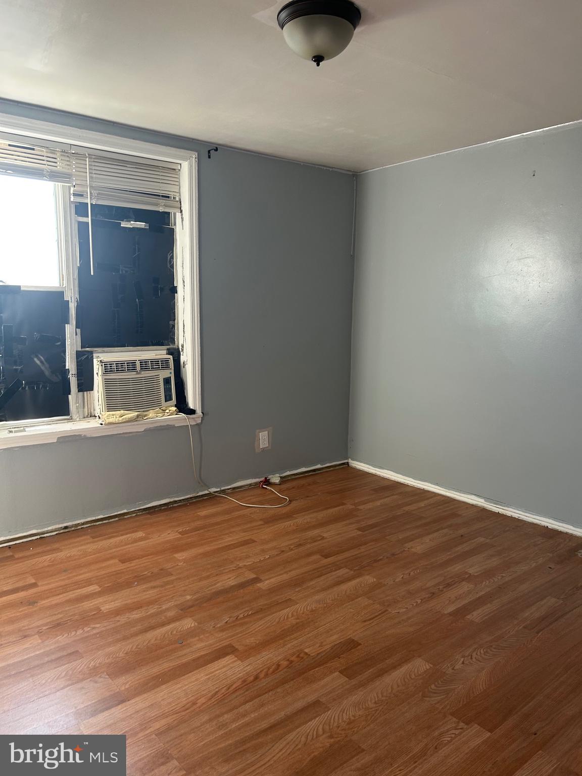 LAWNCREST - Residential