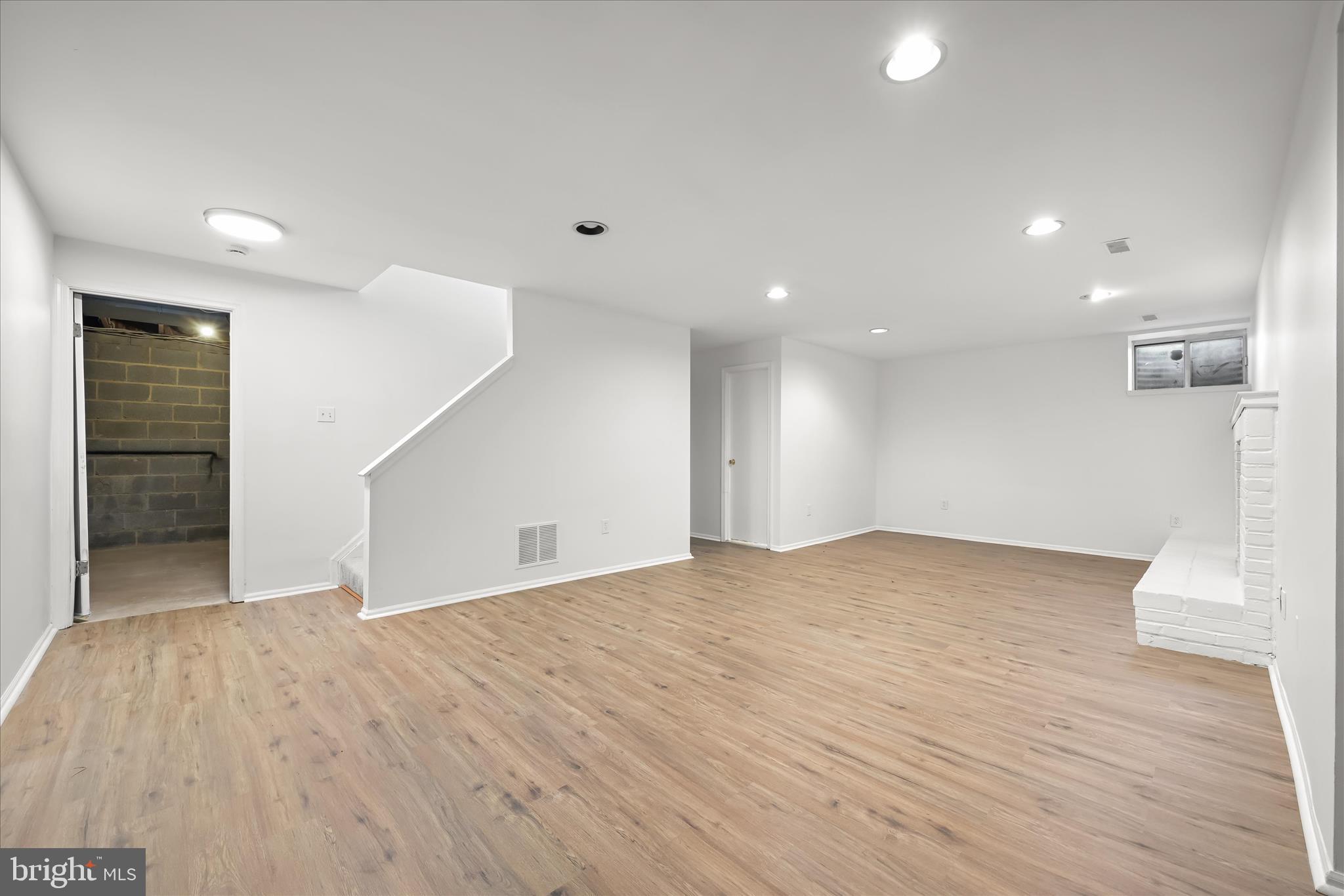 VILLAGE OF KINGS CONTRIVANCE - Residential