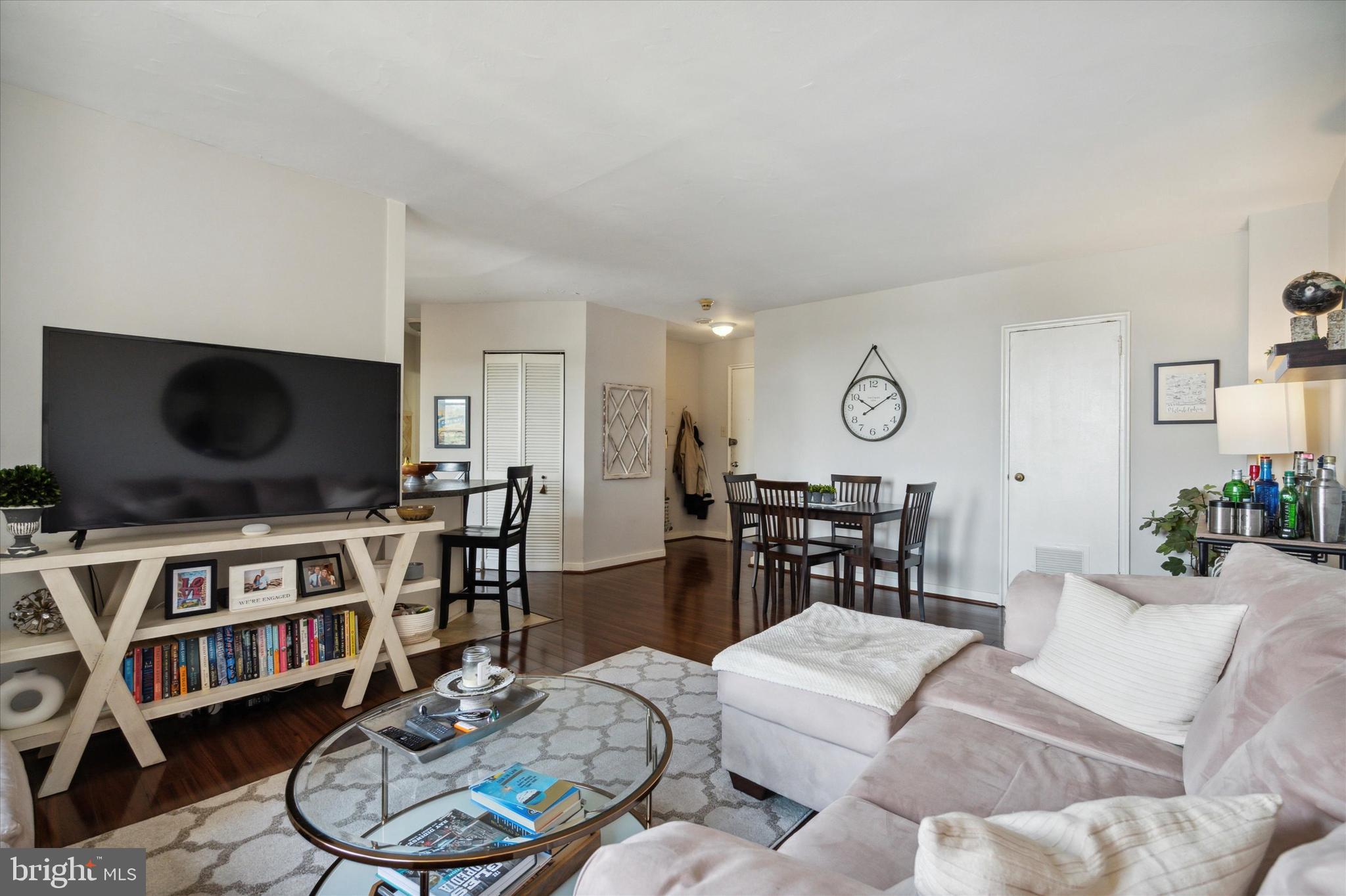 ART MUSEUM AREA - Residential Lease