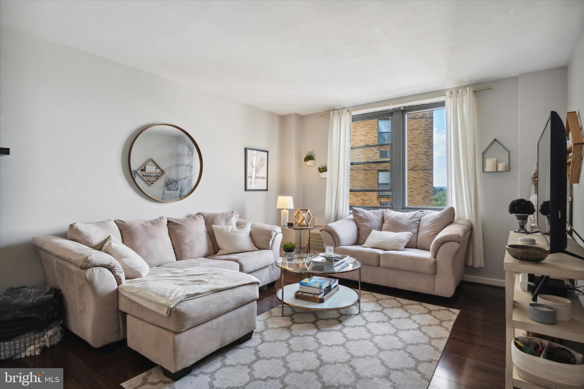 ART MUSEUM AREA - Residential Lease