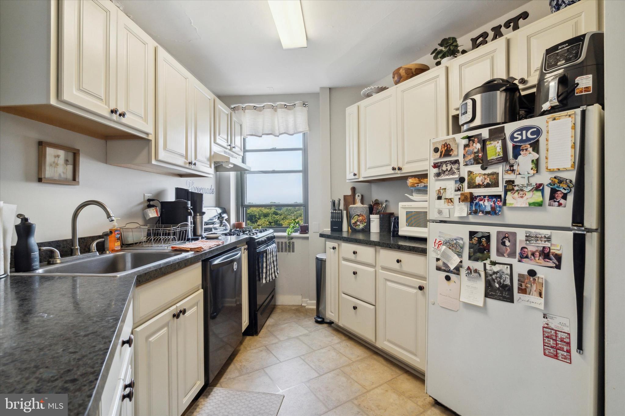 ART MUSEUM AREA - Residential Lease