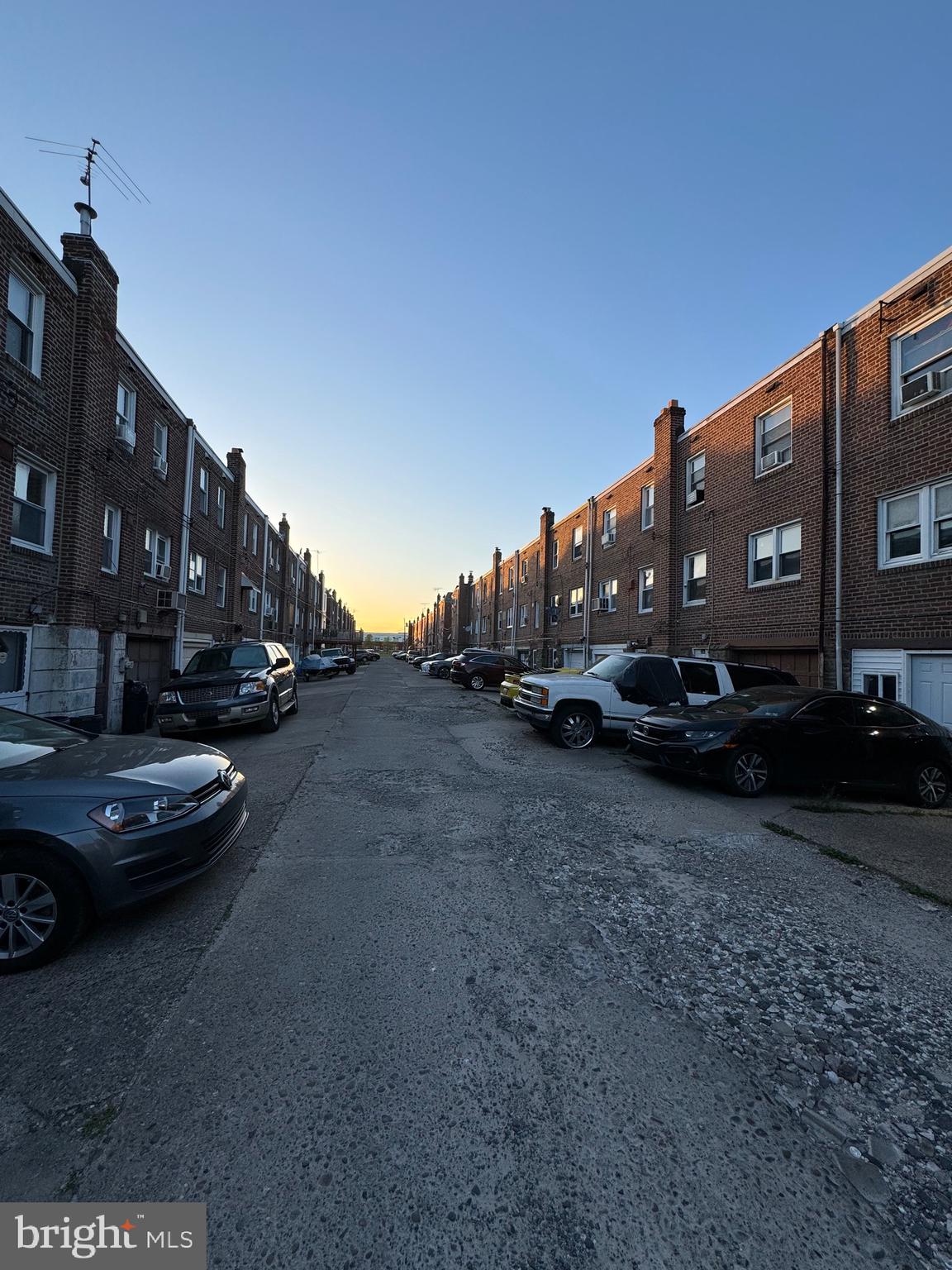 CRESCENTVILLE - Residential