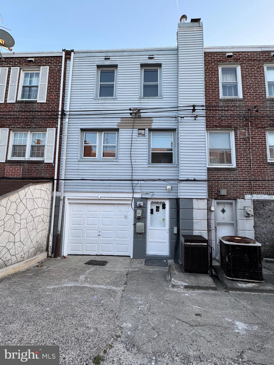 CRESCENTVILLE - Residential