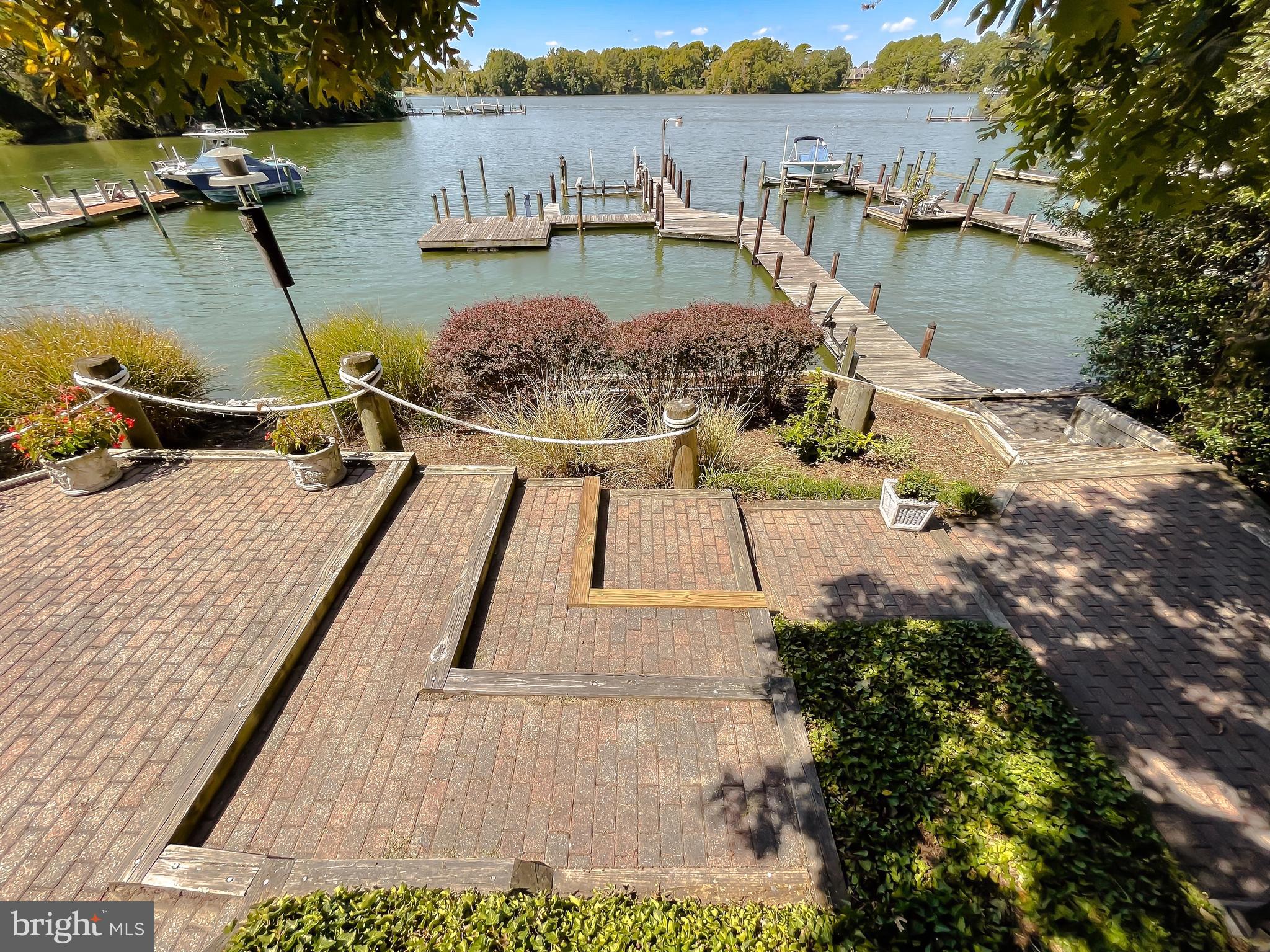 DRUM POINT - Residential