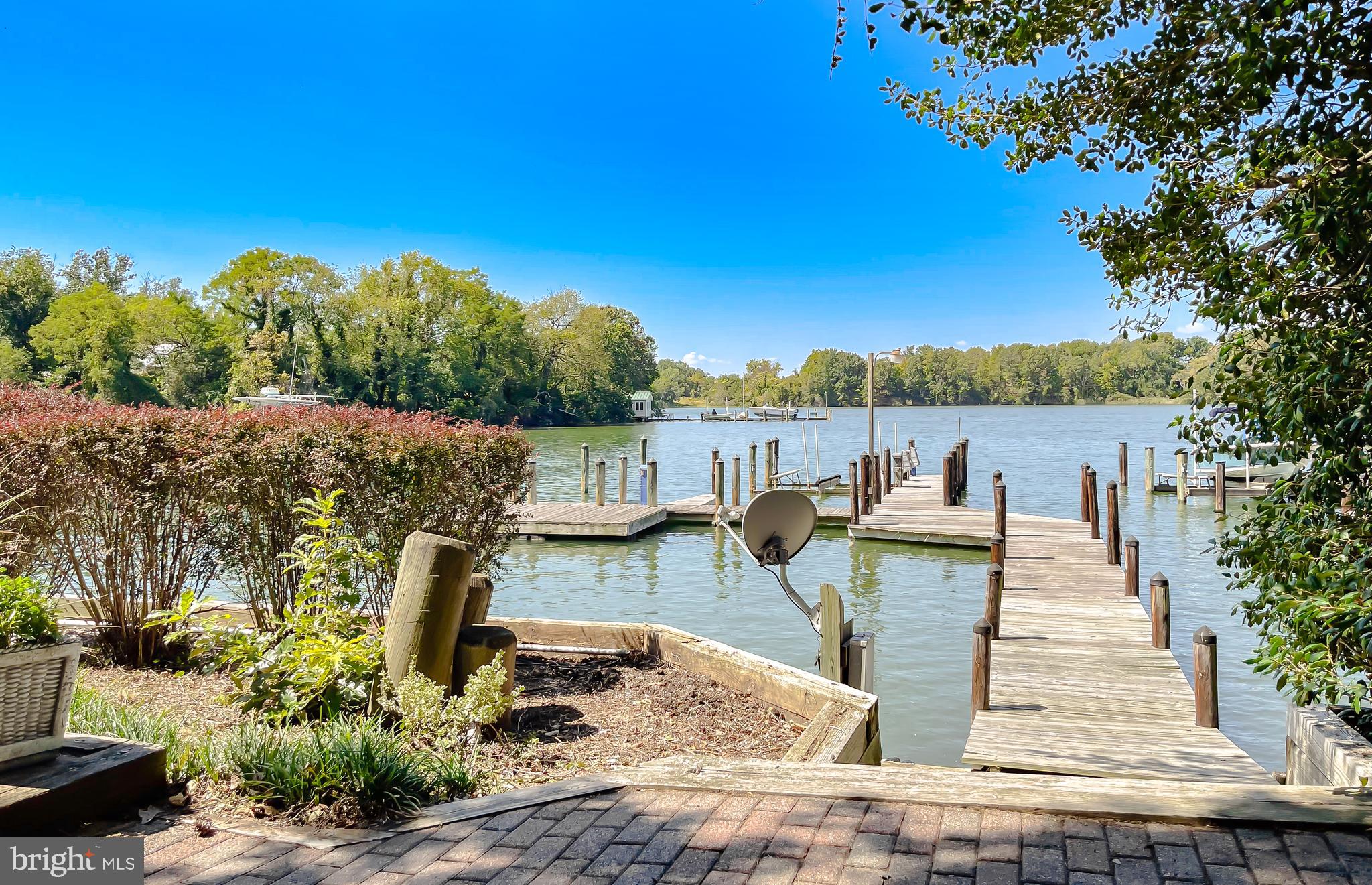 DRUM POINT - Residential