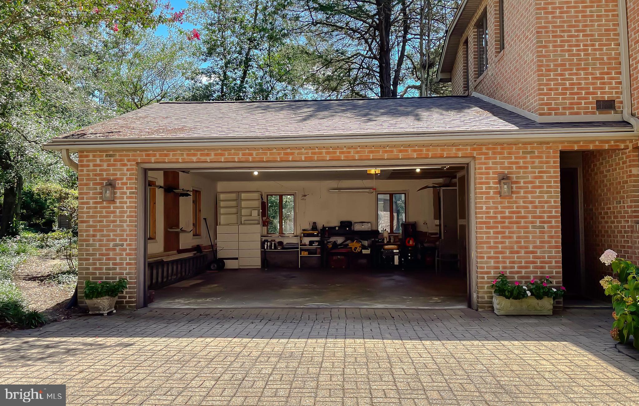 DRUM POINT - Residential