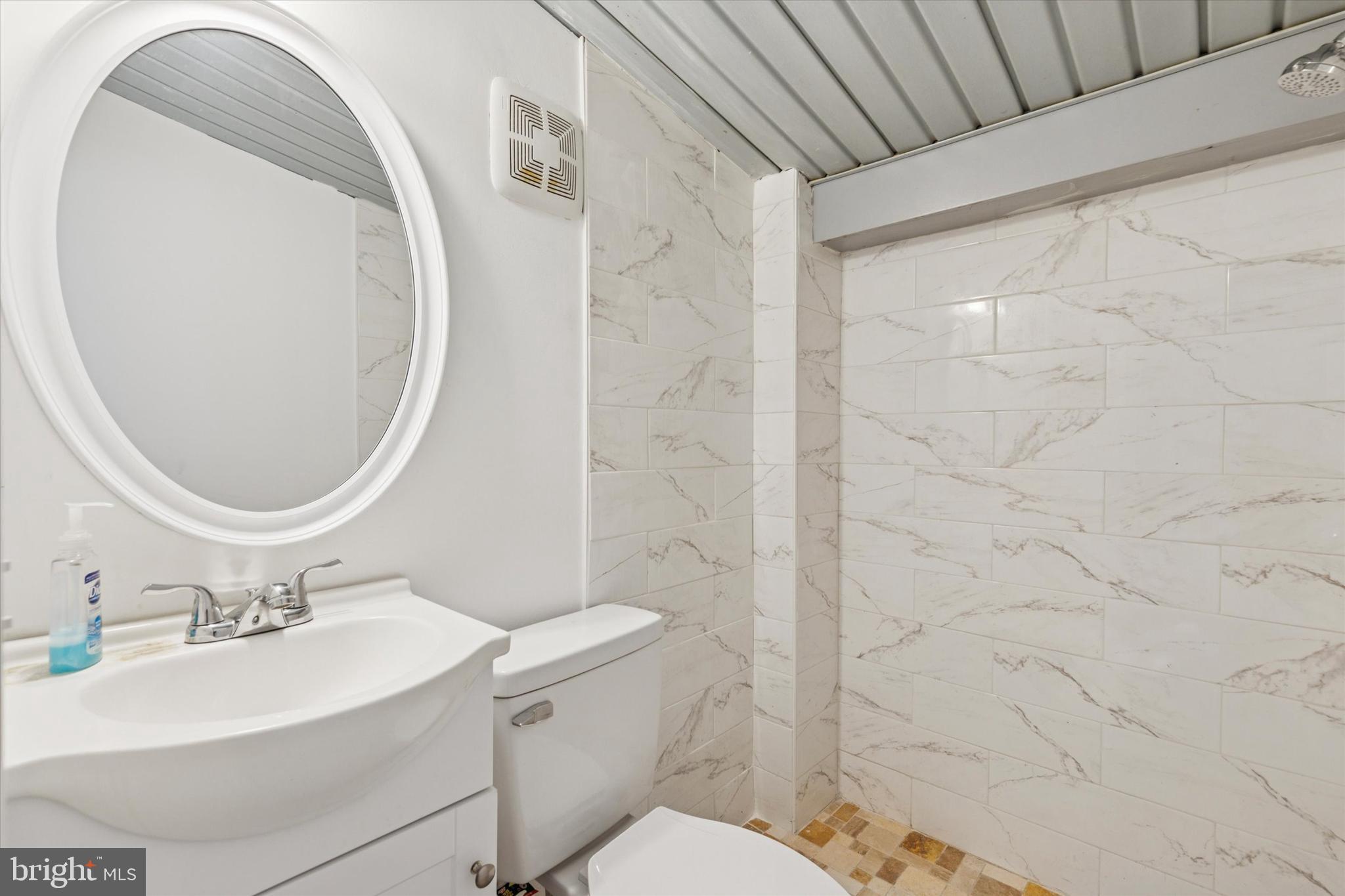 WEIR FARM - Residential