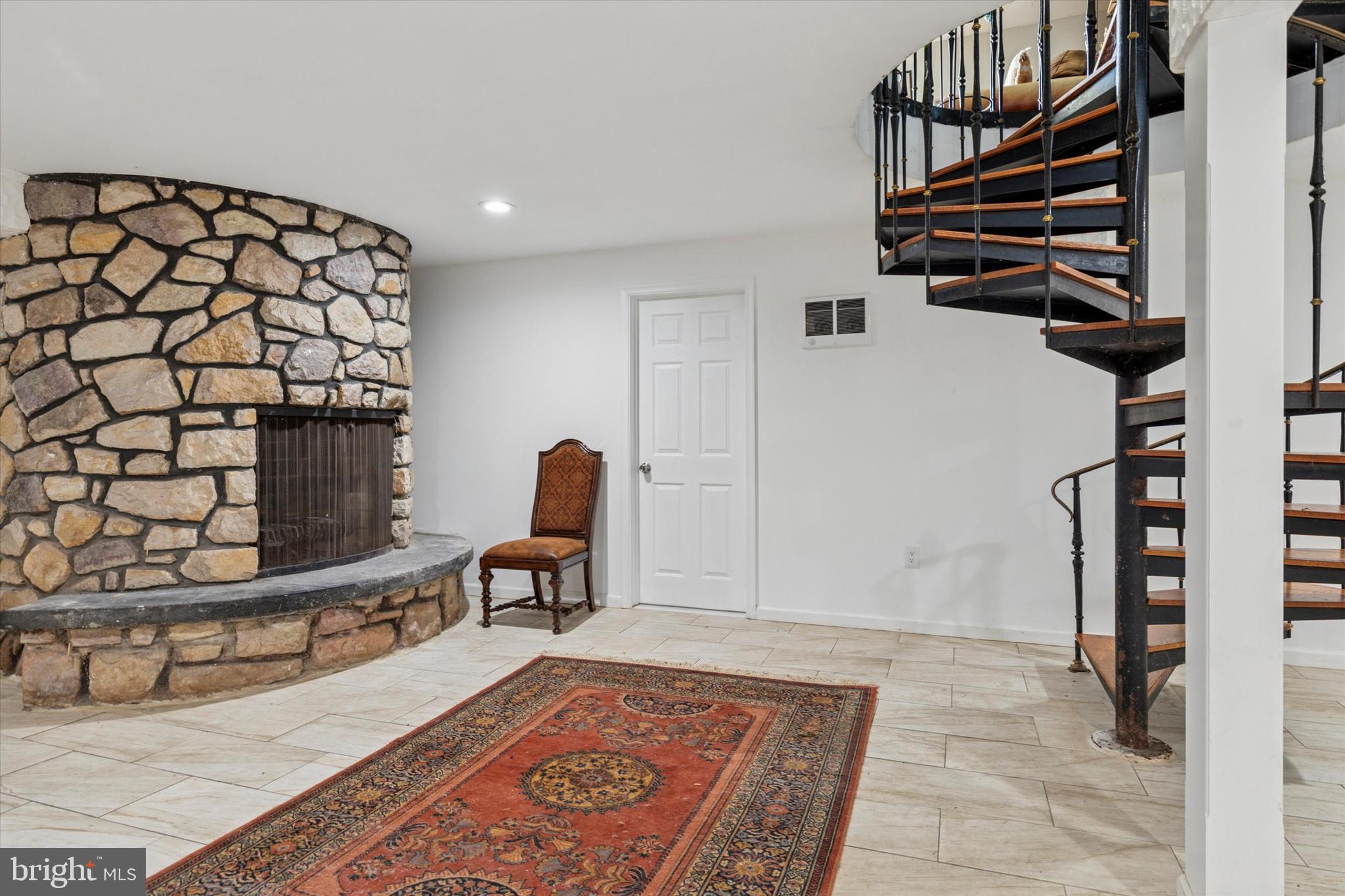 WEIR FARM - Residential