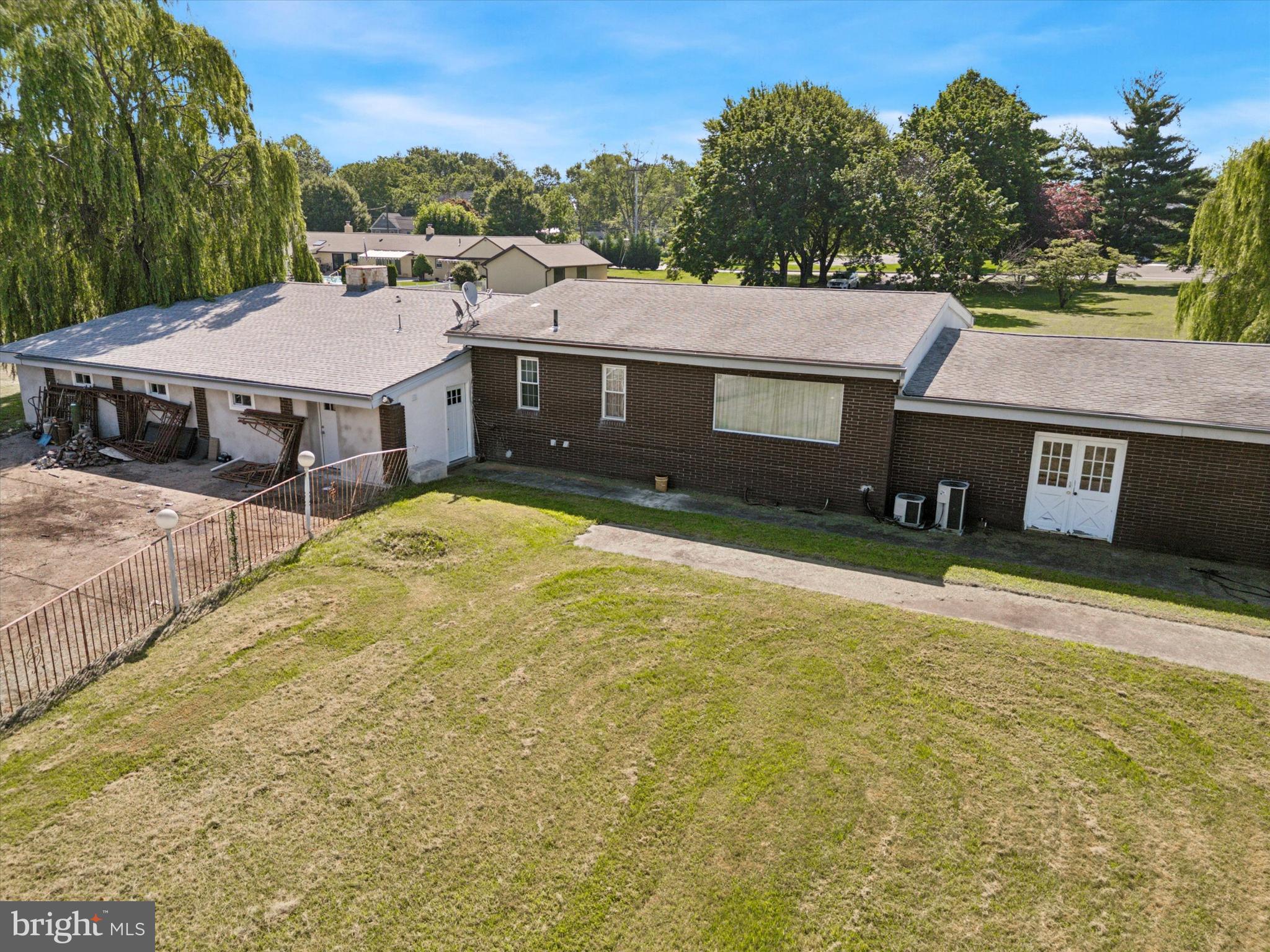 WEIR FARM - Residential