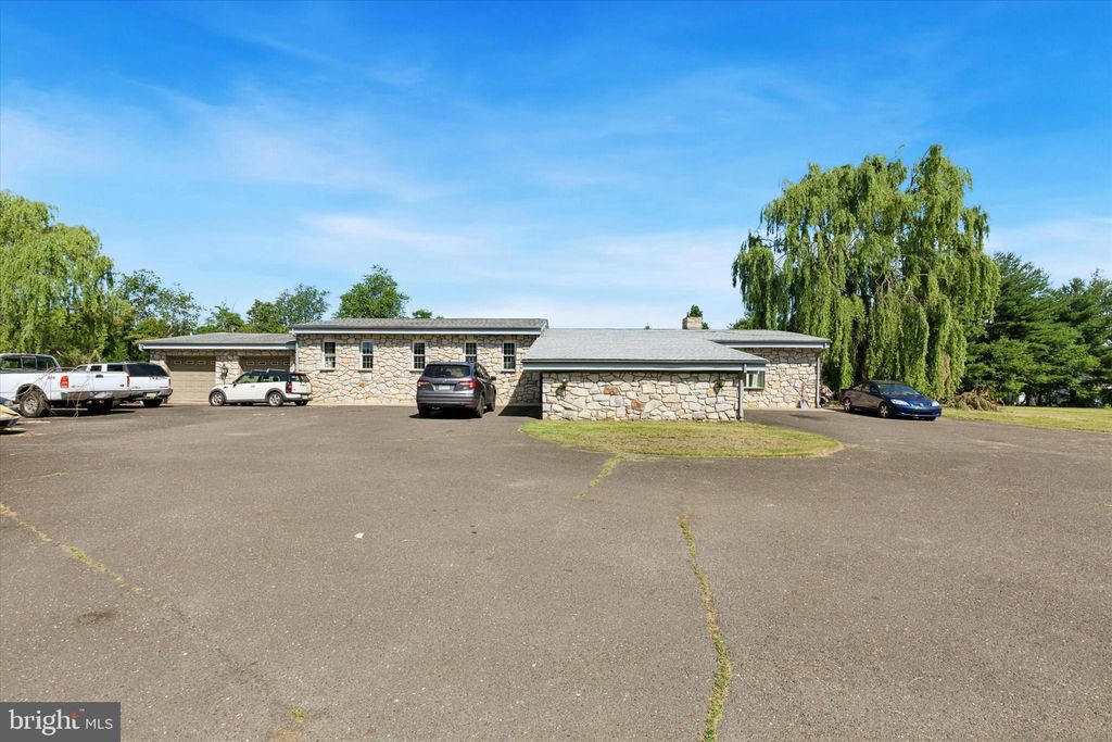 Photo of 290 Hatboro Road, IVYLAND, PA 18974 (MLS # PABU2097594)