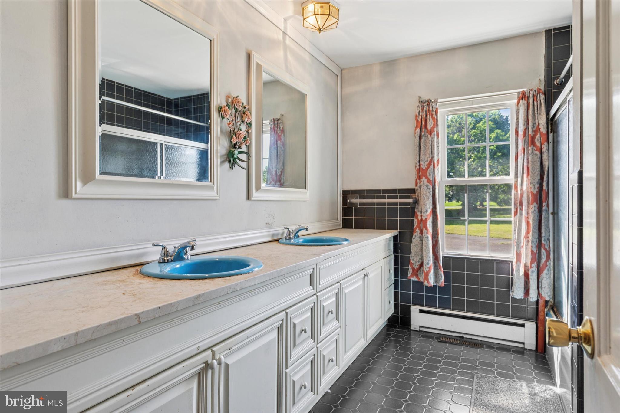 WEIR FARM - Residential