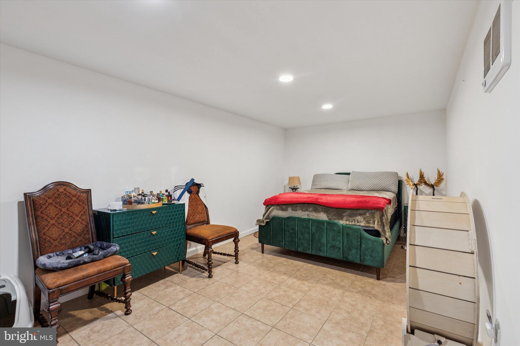 WEIR FARM - Residential