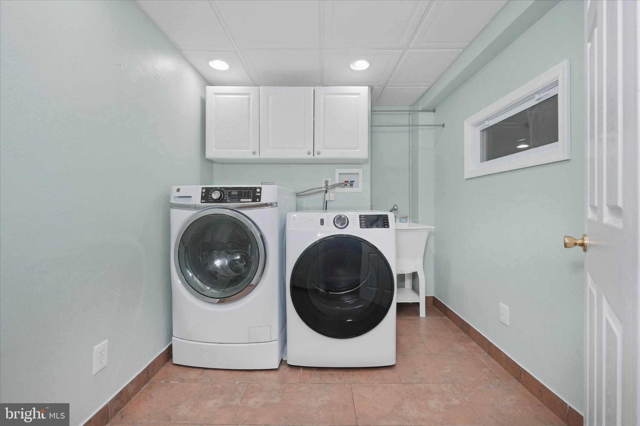 MENDENHALL AT TWIN - Residential
