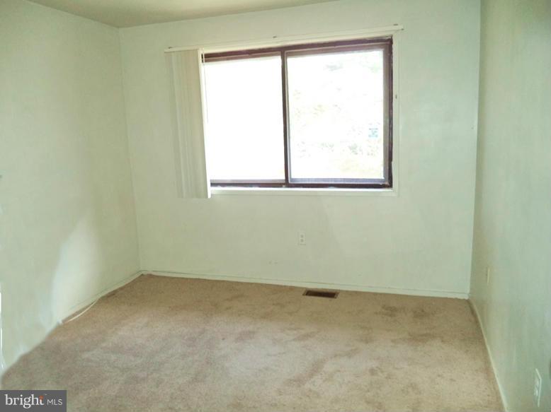 VILLAGE OF OAKLAND MILLS - Residential