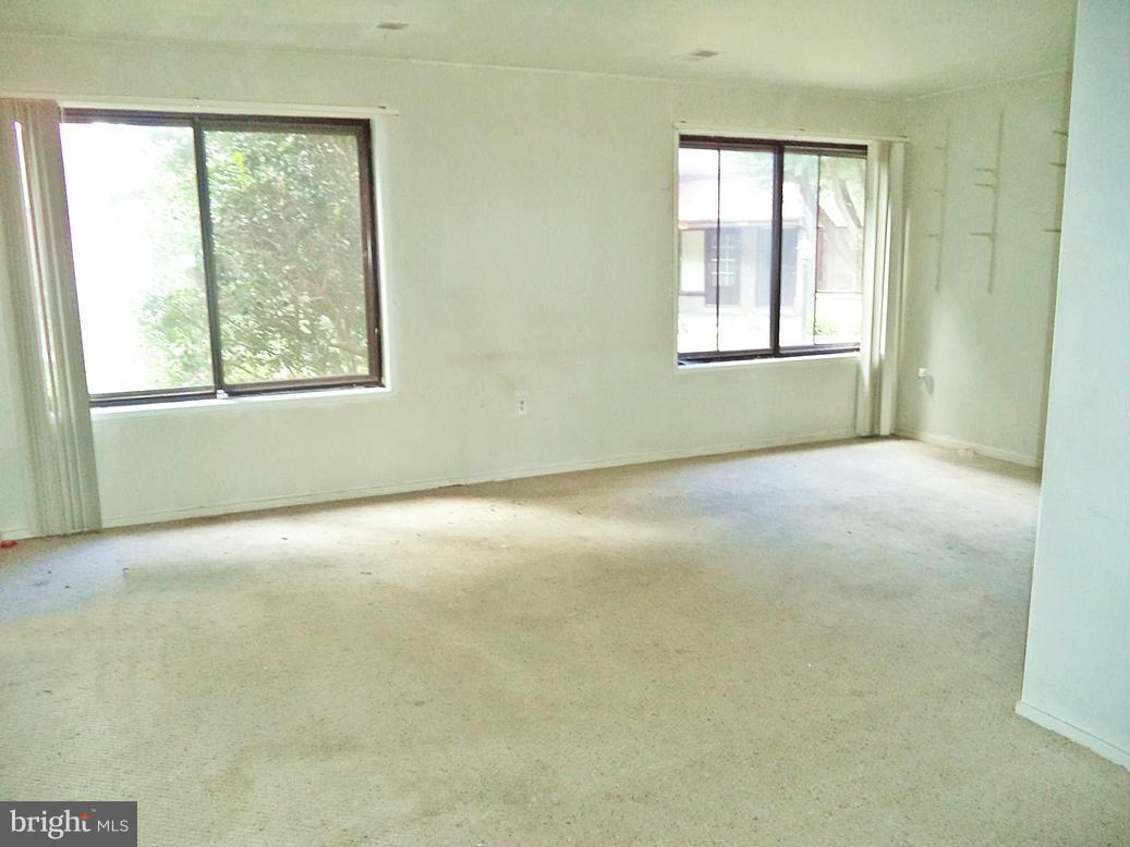 VILLAGE OF OAKLAND MILLS - Residential