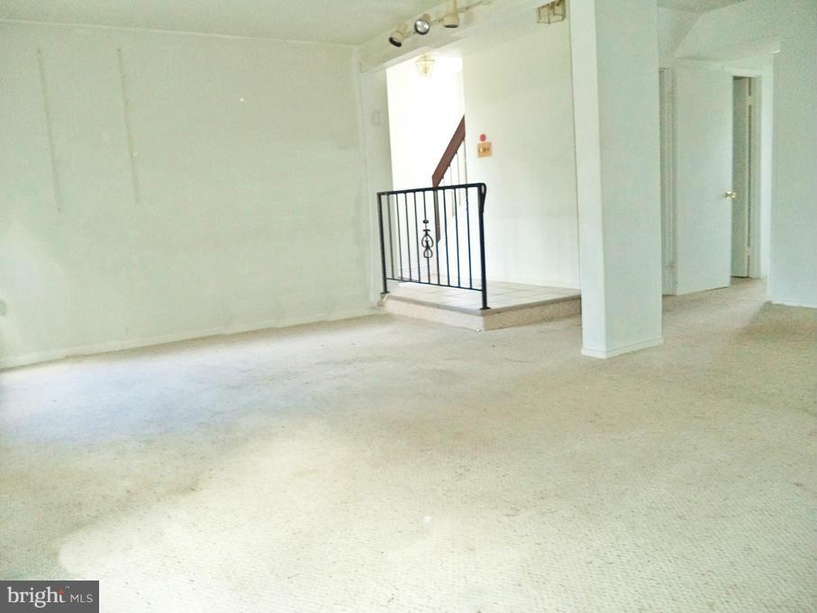 VILLAGE OF OAKLAND MILLS - Residential