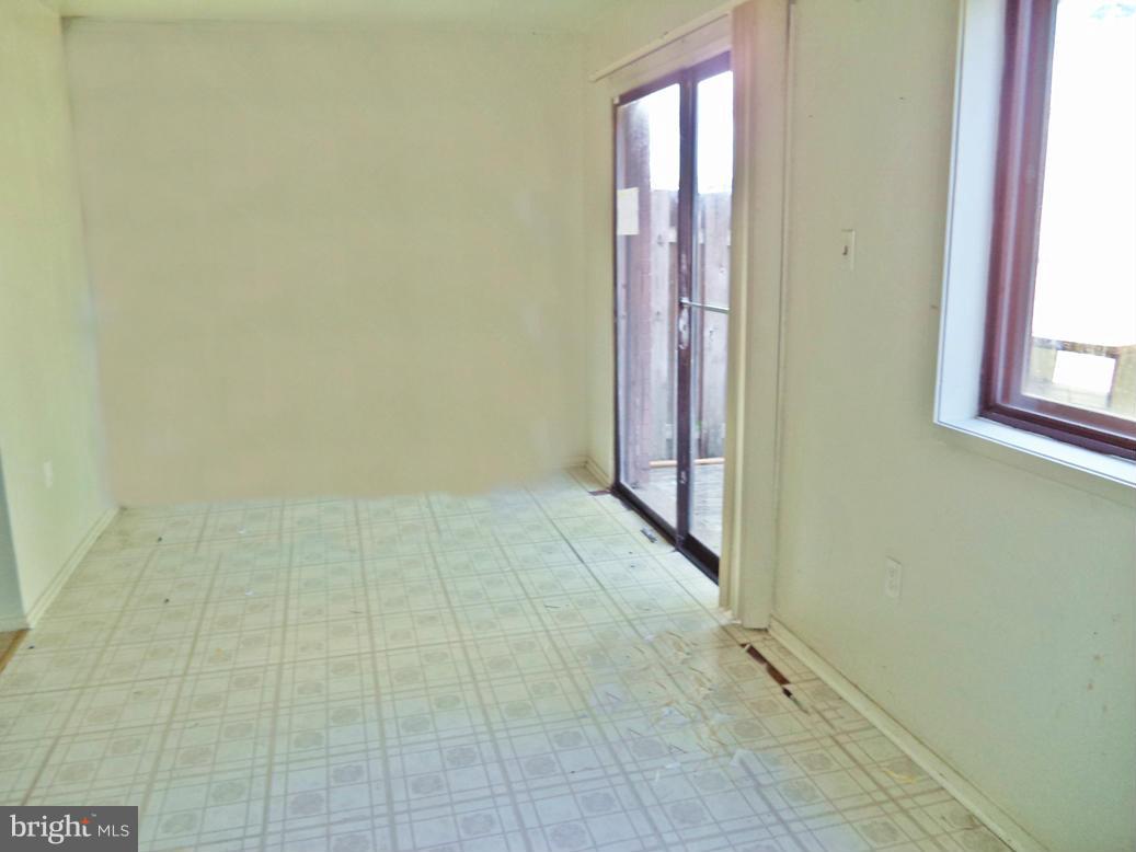 VILLAGE OF OAKLAND MILLS - Residential