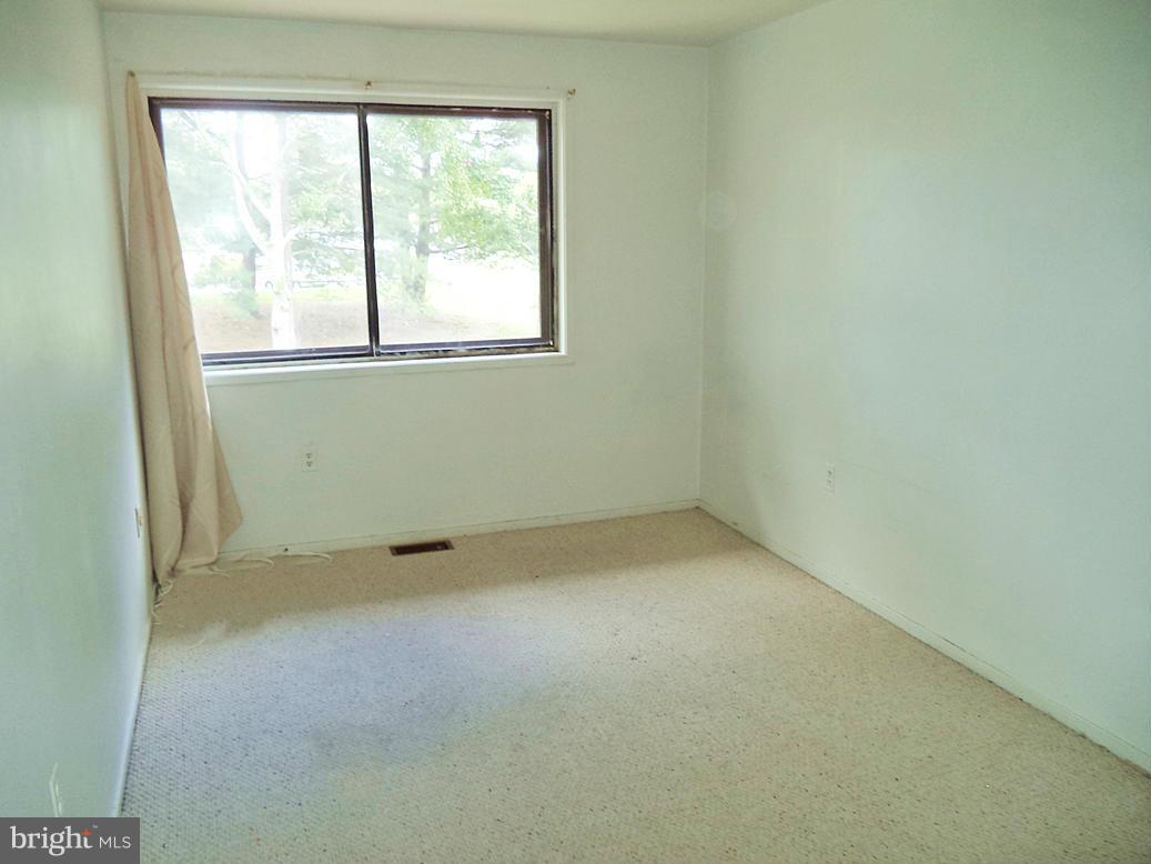 VILLAGE OF OAKLAND MILLS - Residential