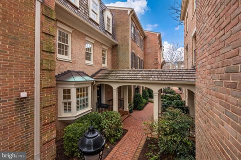 4342 WESTOVER PLACE NW WASHINGTON DC 20016