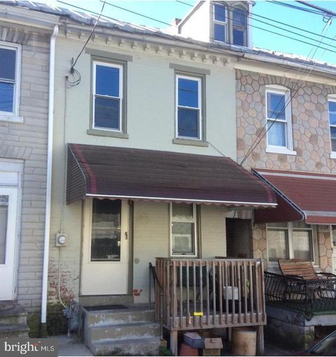 Townhouse For Sale - 1122 Buttonwood Street<br/> READING, PA 19604