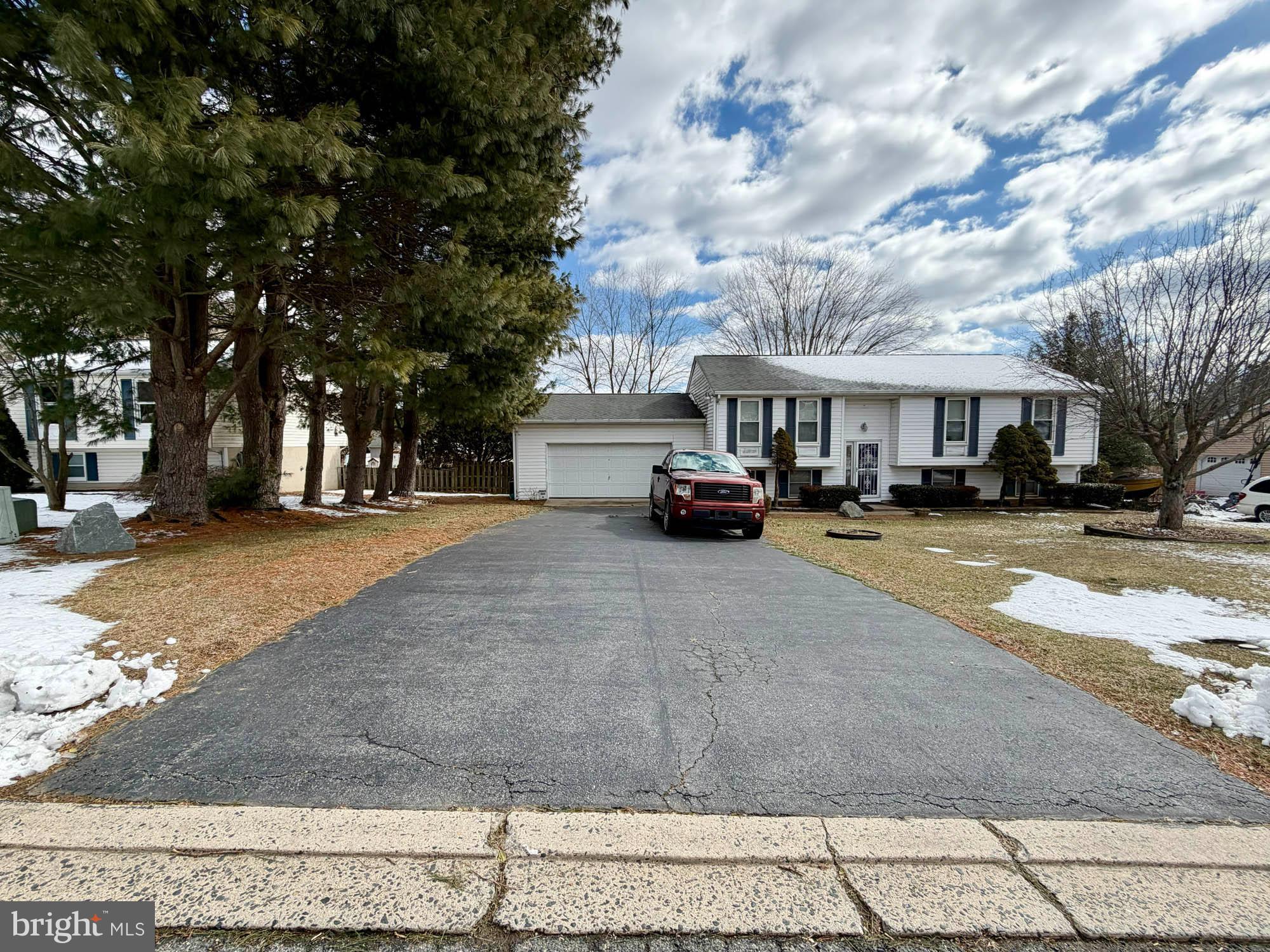 ROYAL EXCHANGE - Residential