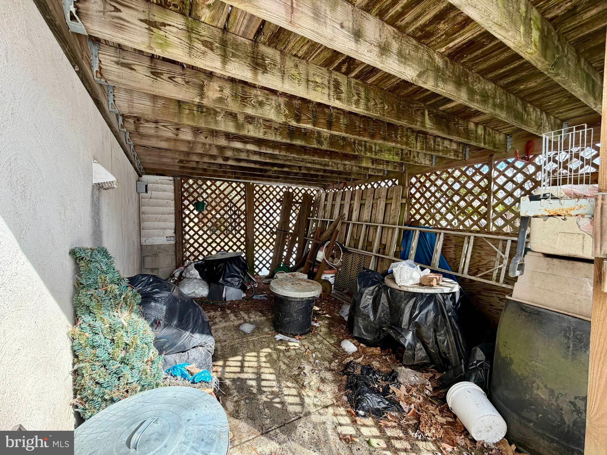 ROYAL EXCHANGE - Residential