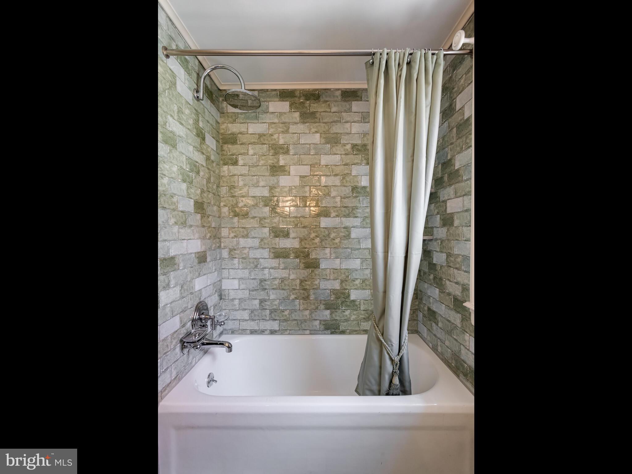 HAMORTON VILLAGE - Residential