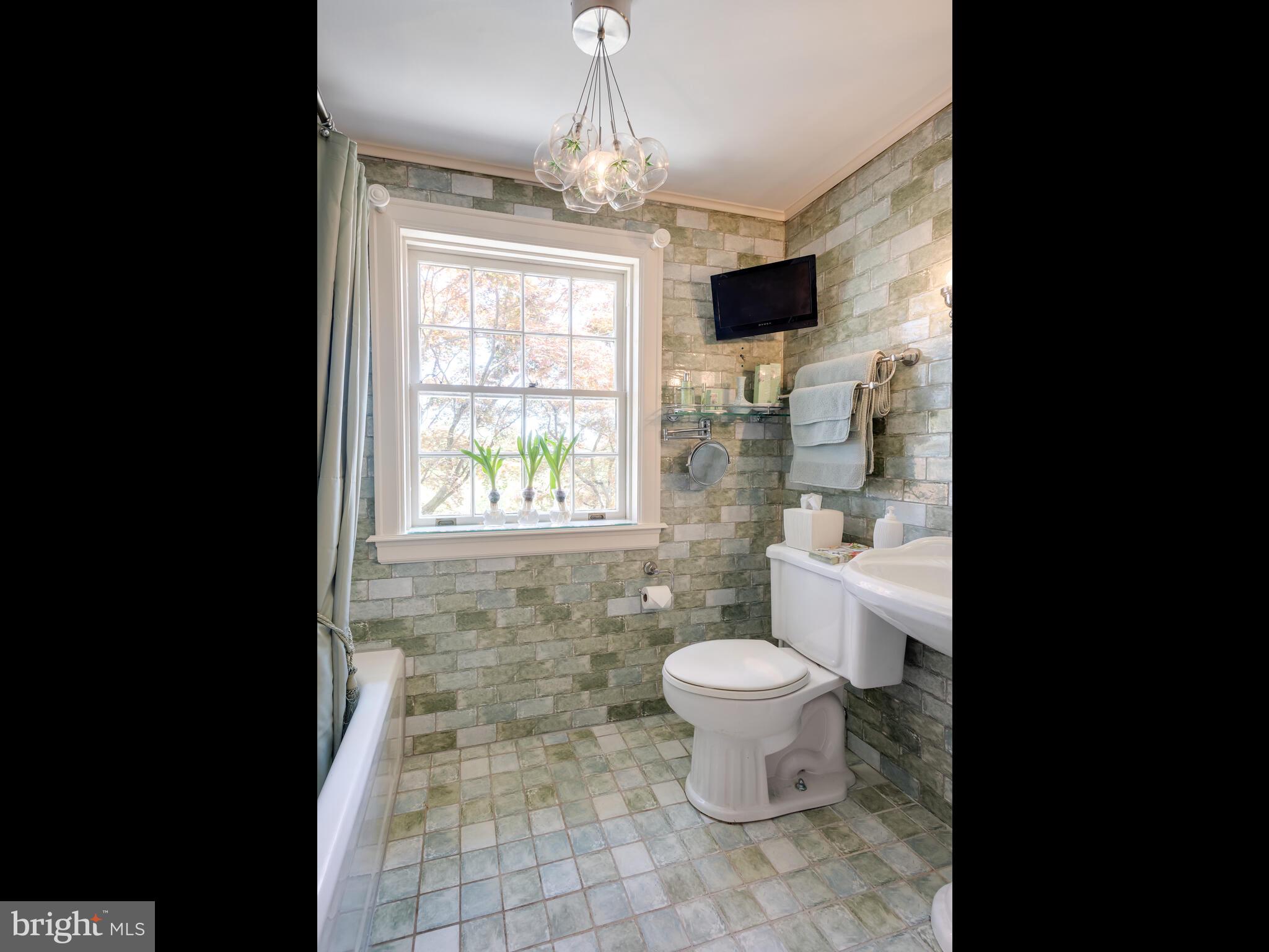 HAMORTON VILLAGE - Residential