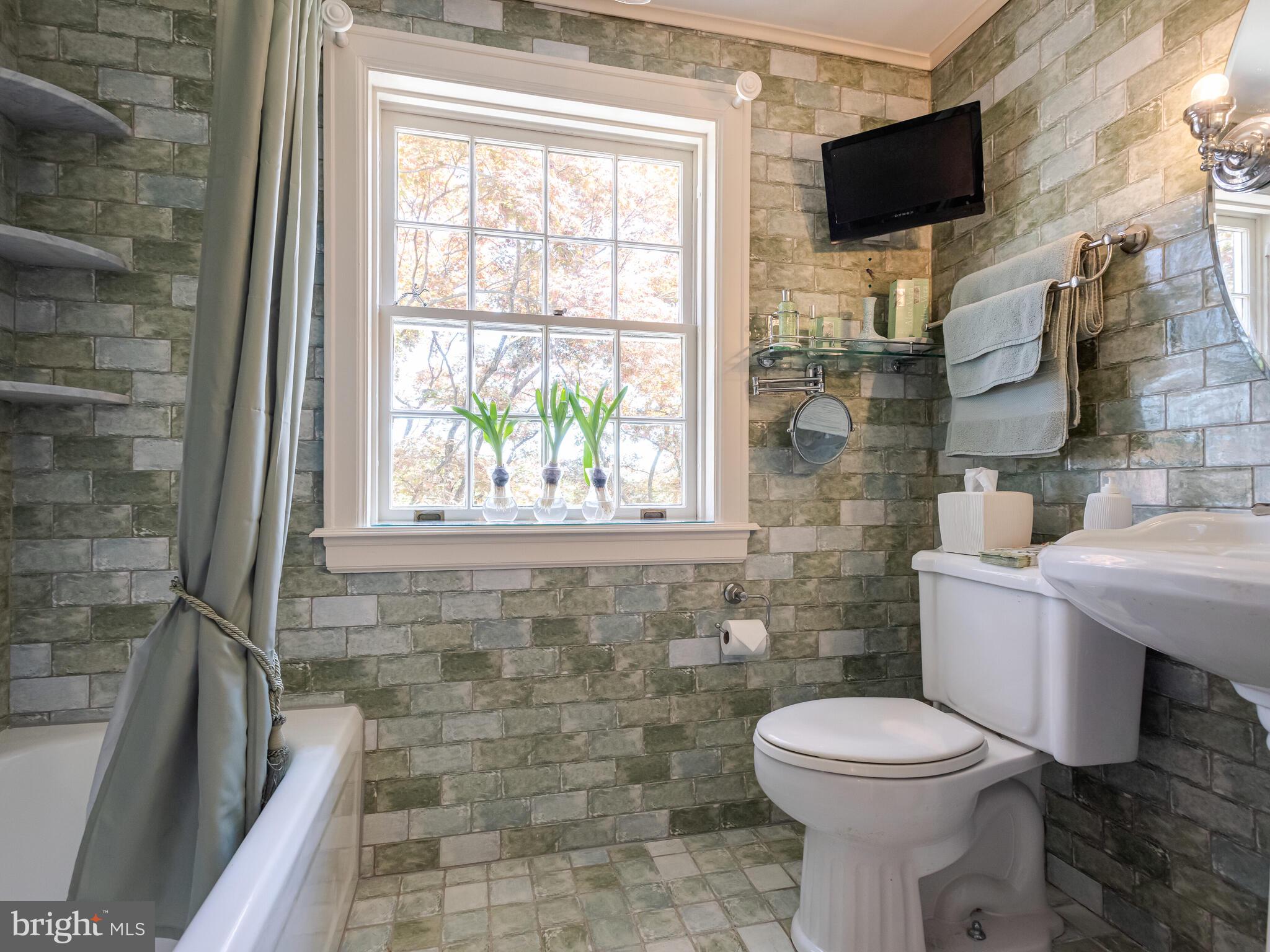 HAMORTON VILLAGE - Residential