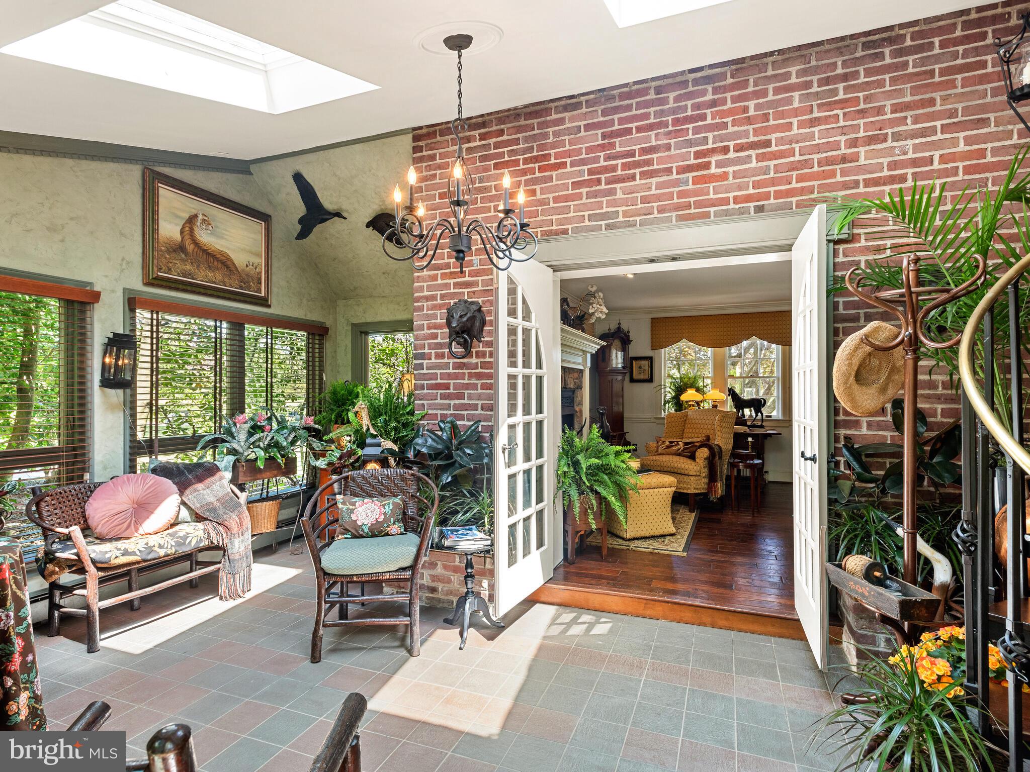 HAMORTON VILLAGE - Residential