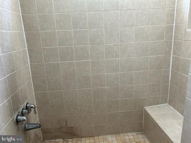 FRENCHMANS CREEK - Residential