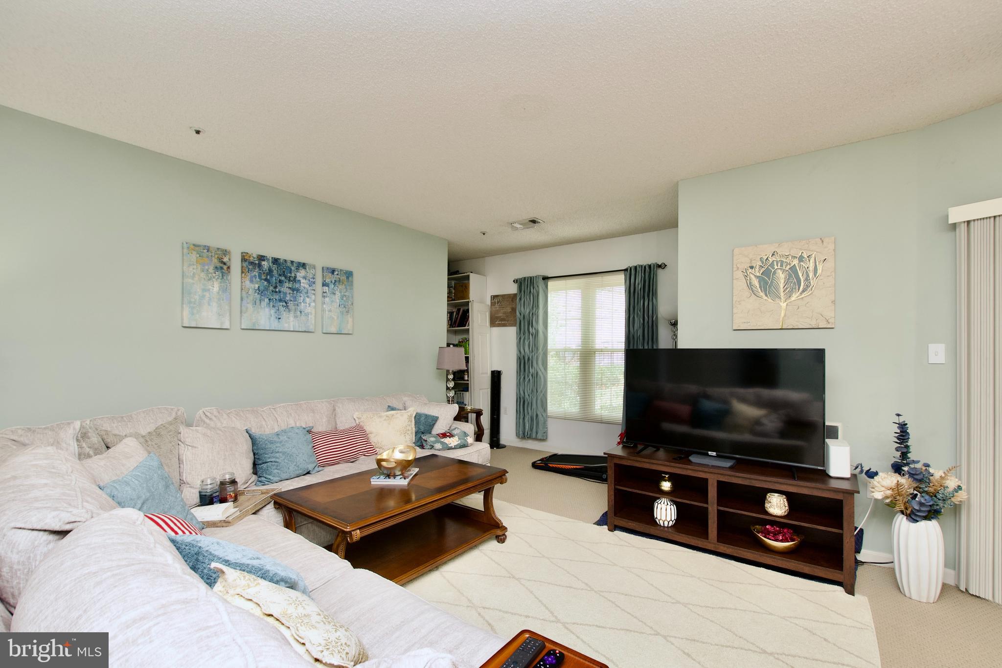 HILLWOOD - Residential Lease