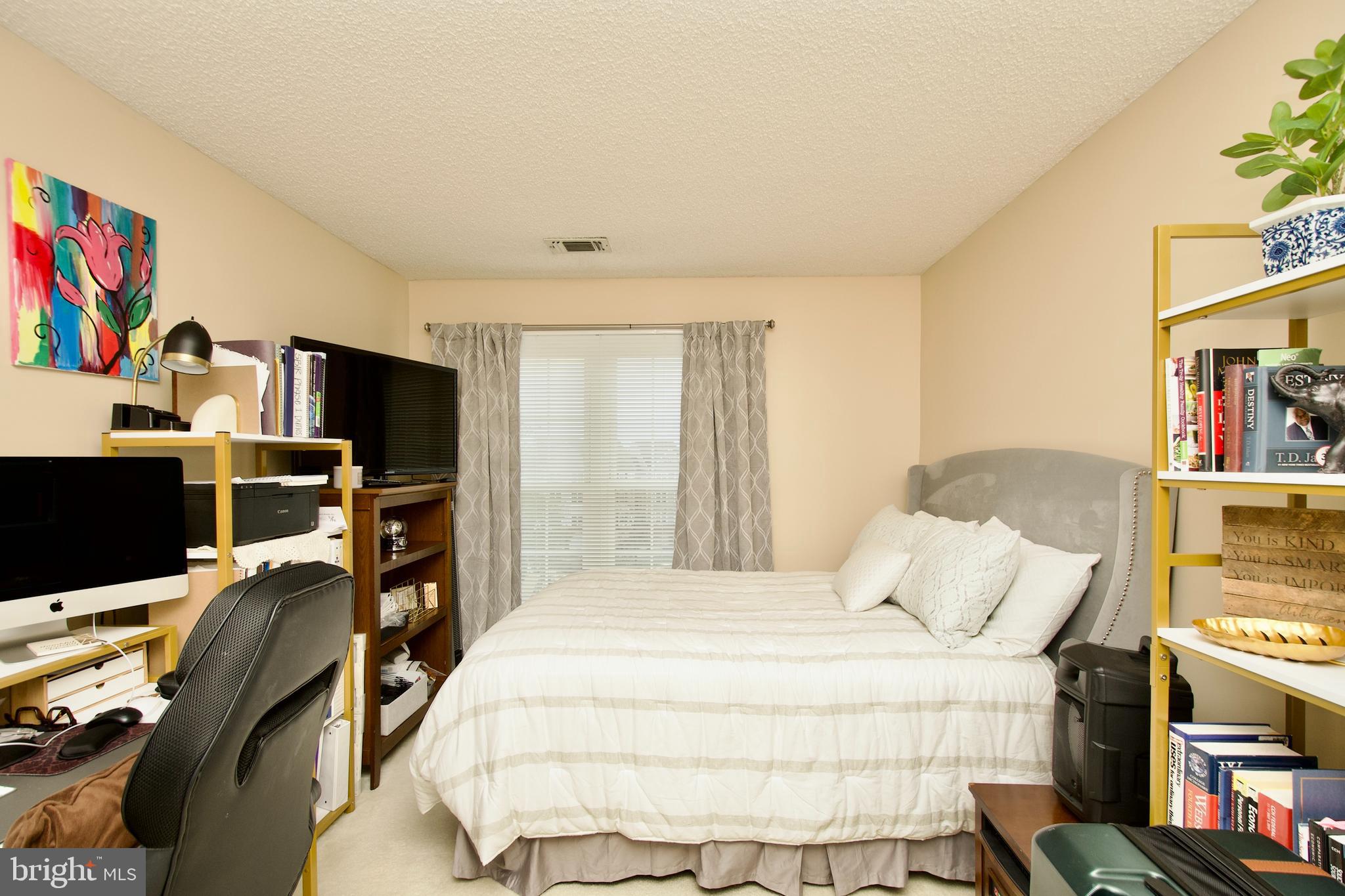 HILLWOOD - Residential Lease