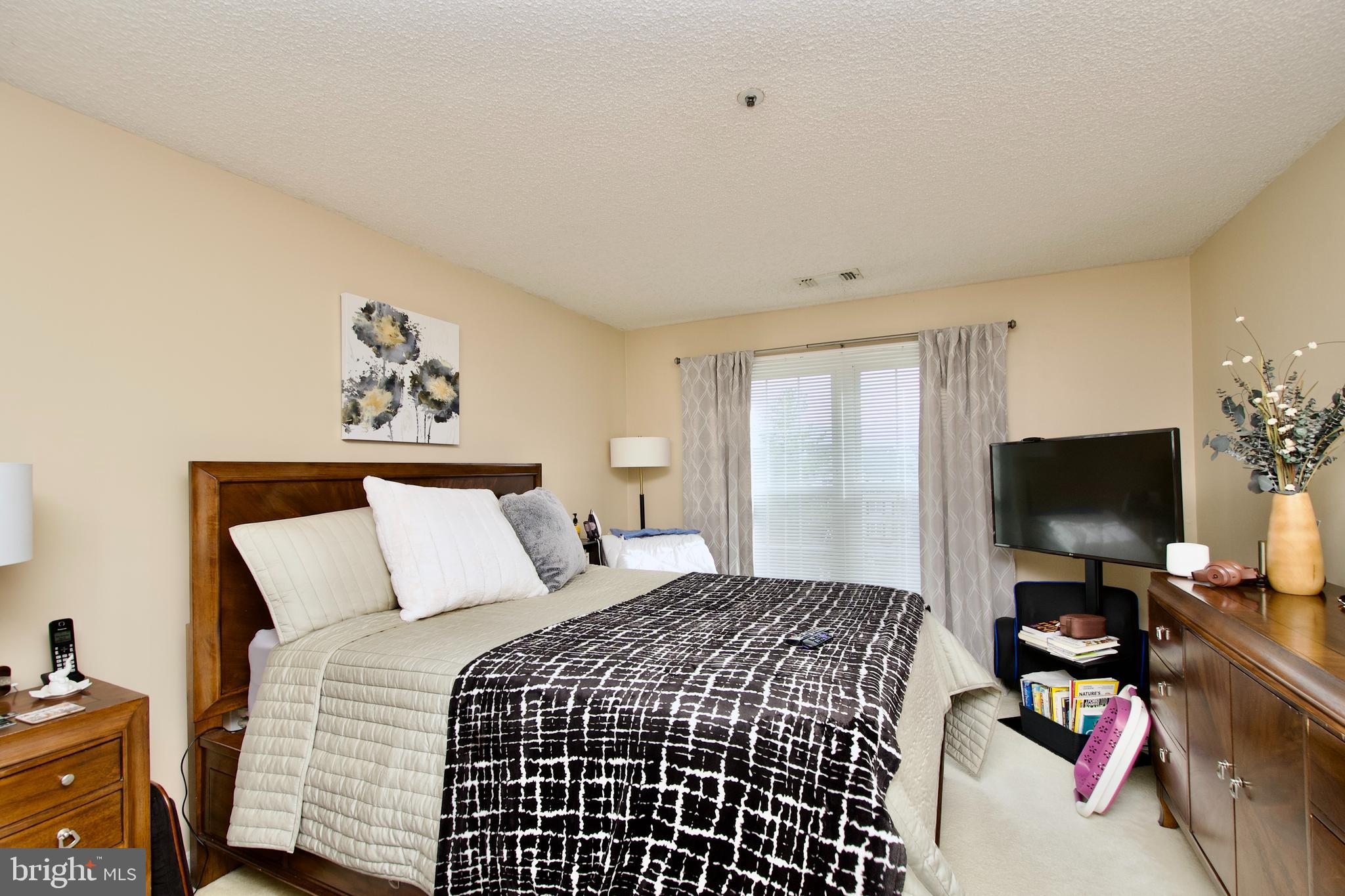 HILLWOOD - Residential Lease