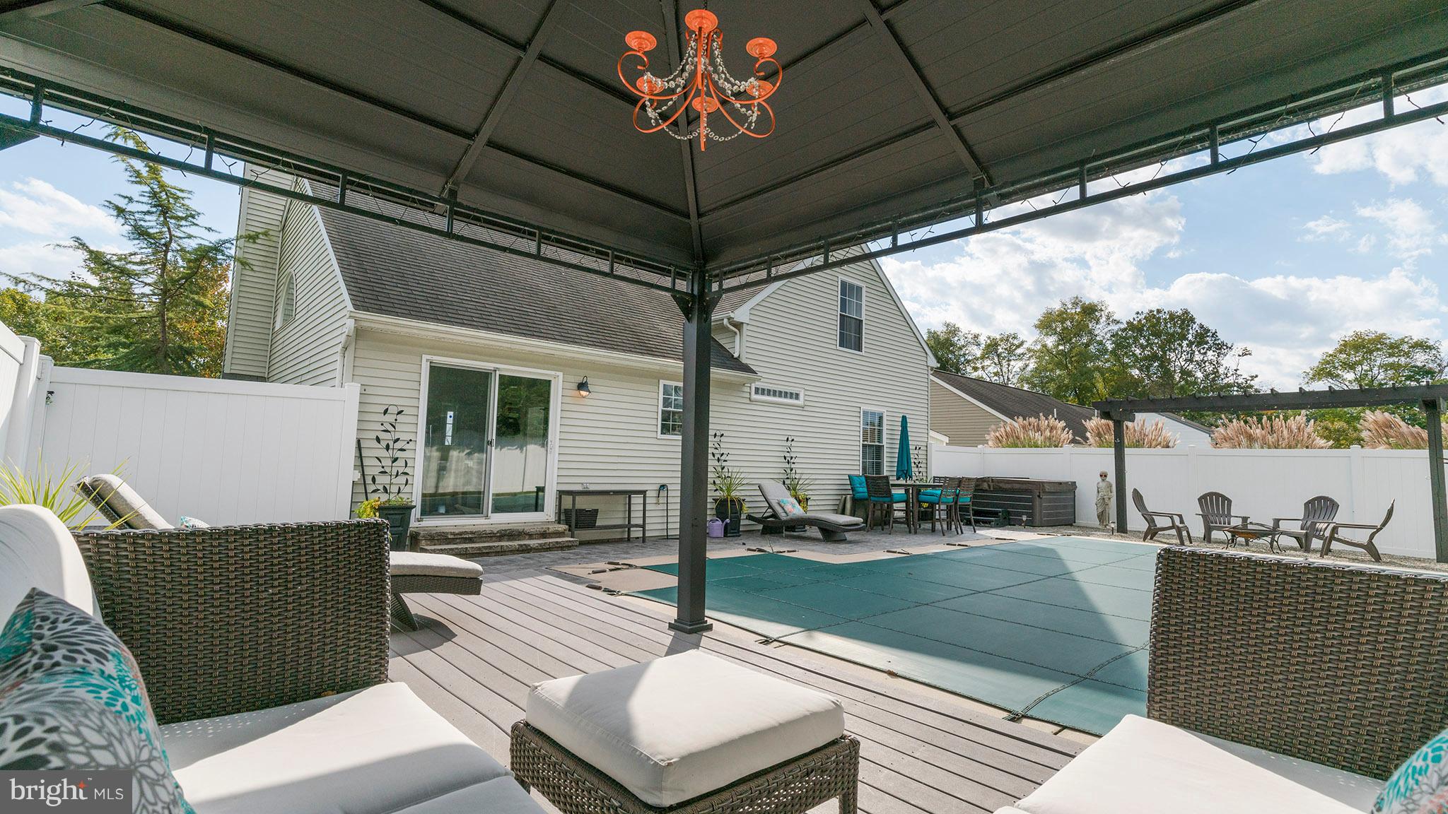 WILLOW CREEK - Residential