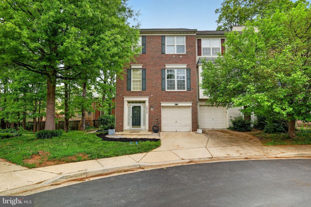Photo of 2015 Wheaton Haven Court W, SILVER SPRING, MD 20902 (MLS # MDMC2230082)