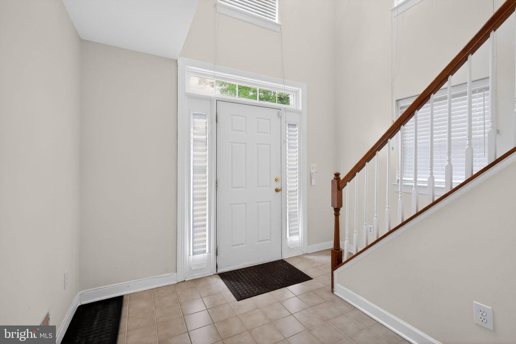Photo of 2015 Wheaton Haven Court W, SILVER SPRING, MD 20902 (MLS # MDMC2230082)