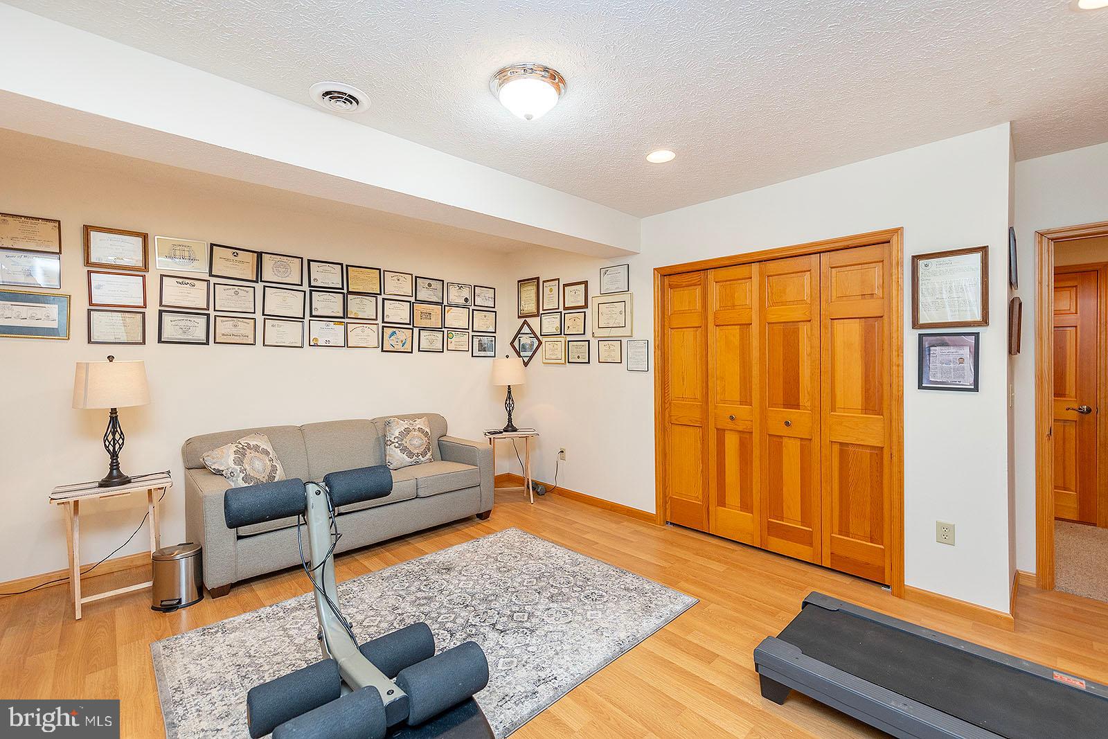 LAKEWOOD - Residential