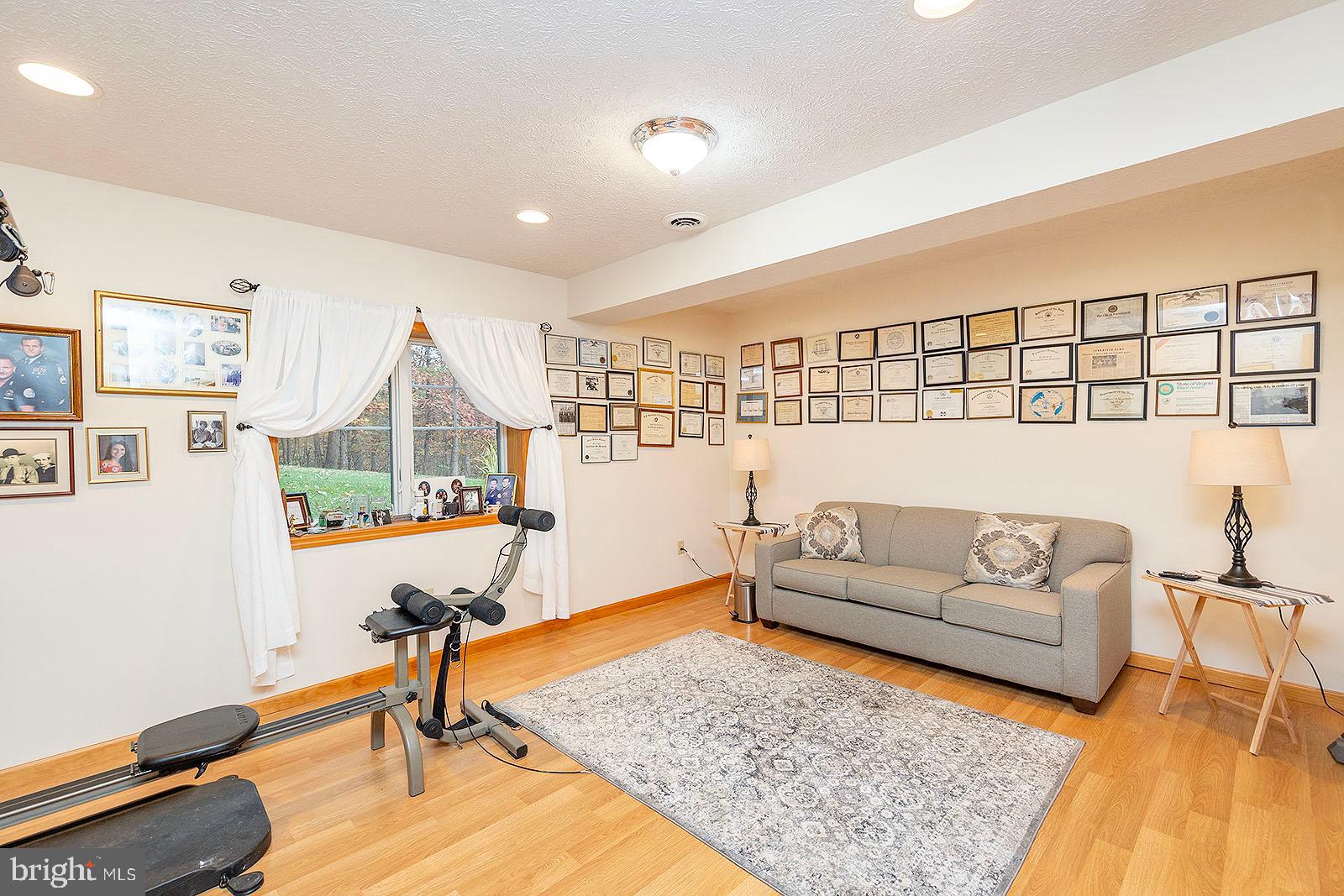 LAKEWOOD - Residential